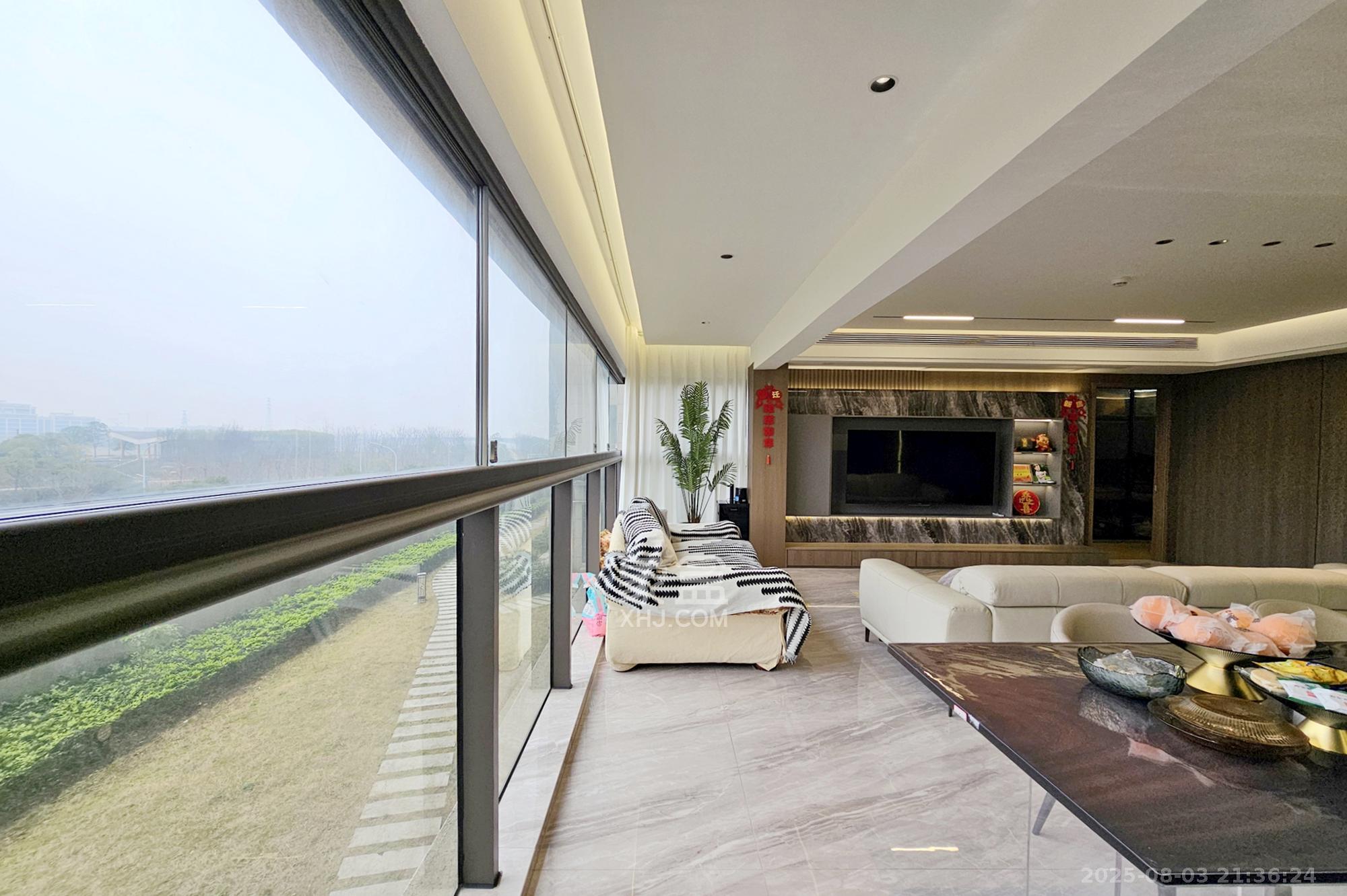 阳光城尚东湾凌云府 4室2厅2卫 188.0万 阳光城尚东湾凌云府 4室2厅2卫 188.0万阳台