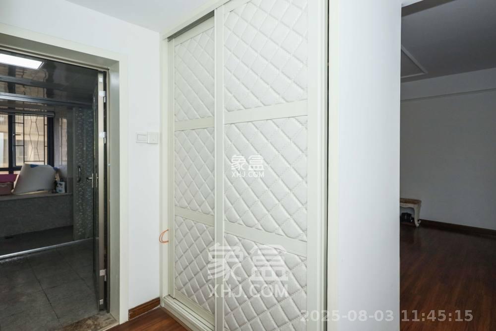 保利麓谷林语C区  4室2厅2卫    4000.0元/月室内图