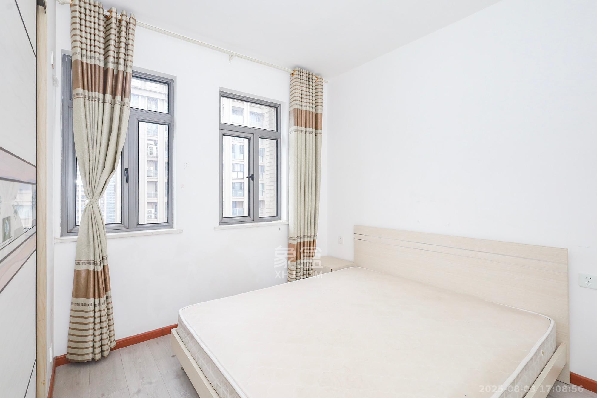 八方小区B区  1室2厅1卫    508.0万卧室