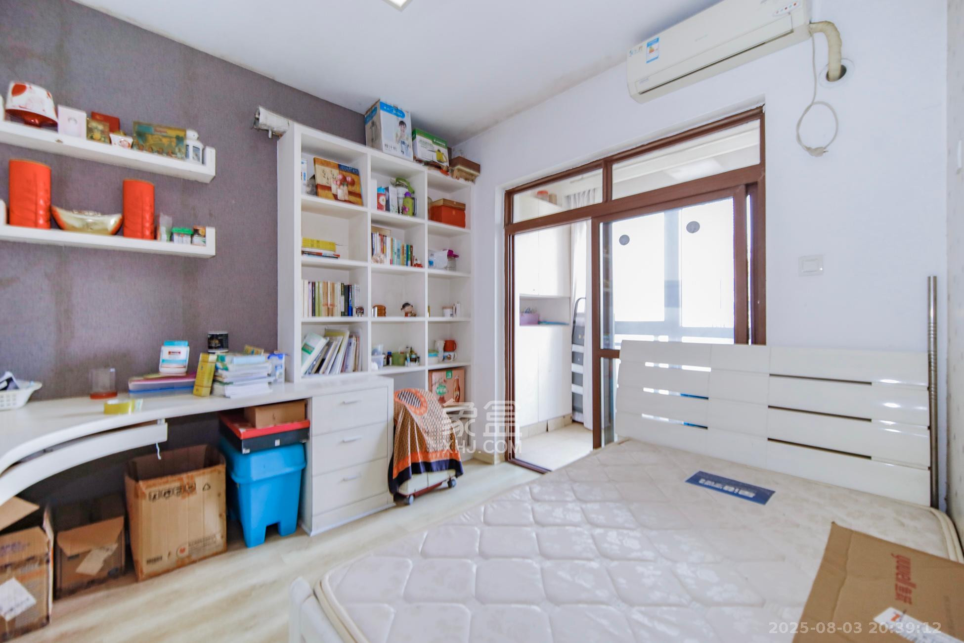 鑫天山水洲城  3室2厅2卫    96.8万卧室