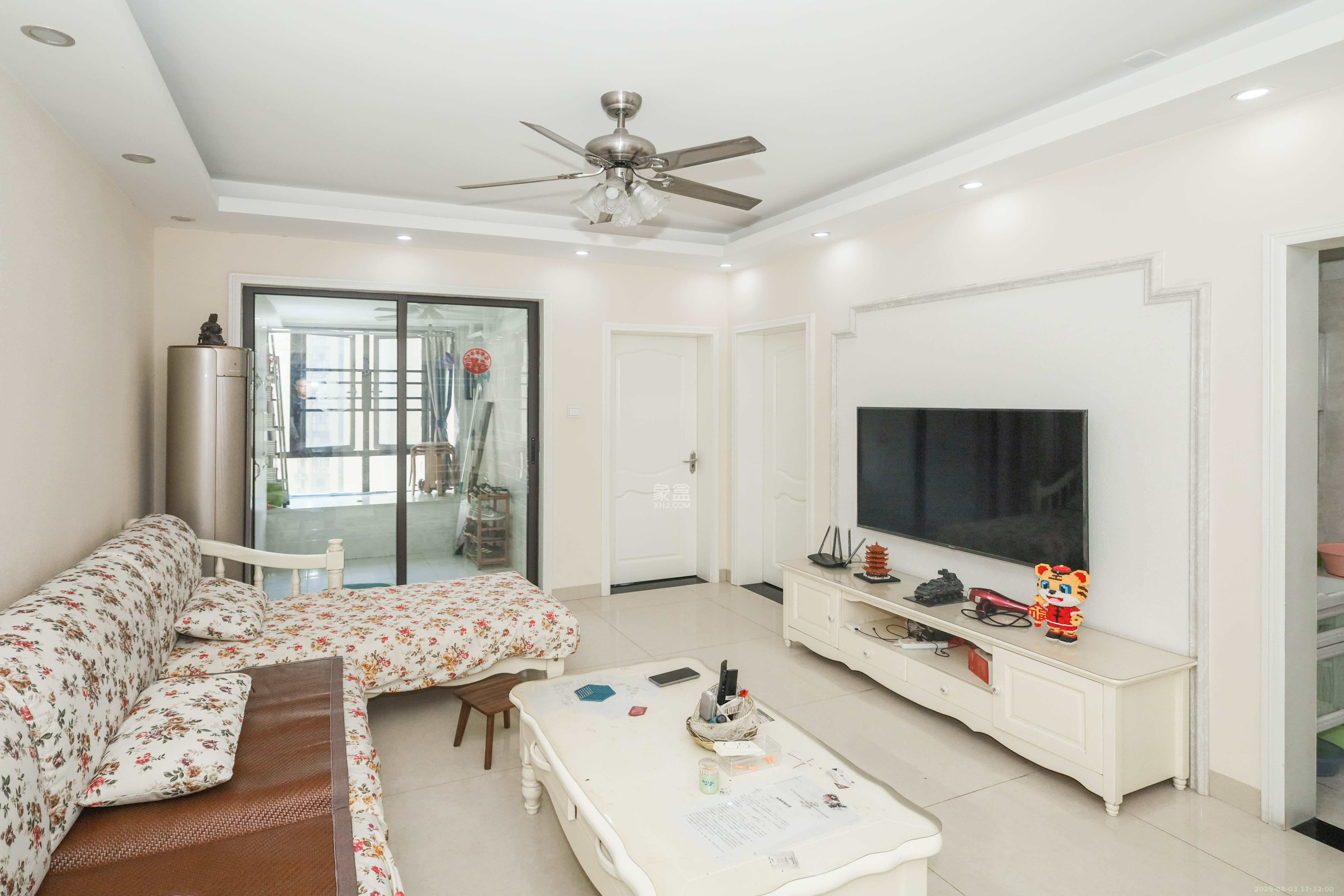 梅溪湖合能璞丽  3室2厅2卫    125.0万 梅溪湖合能璞丽  3室2厅2卫    125.0万客厅