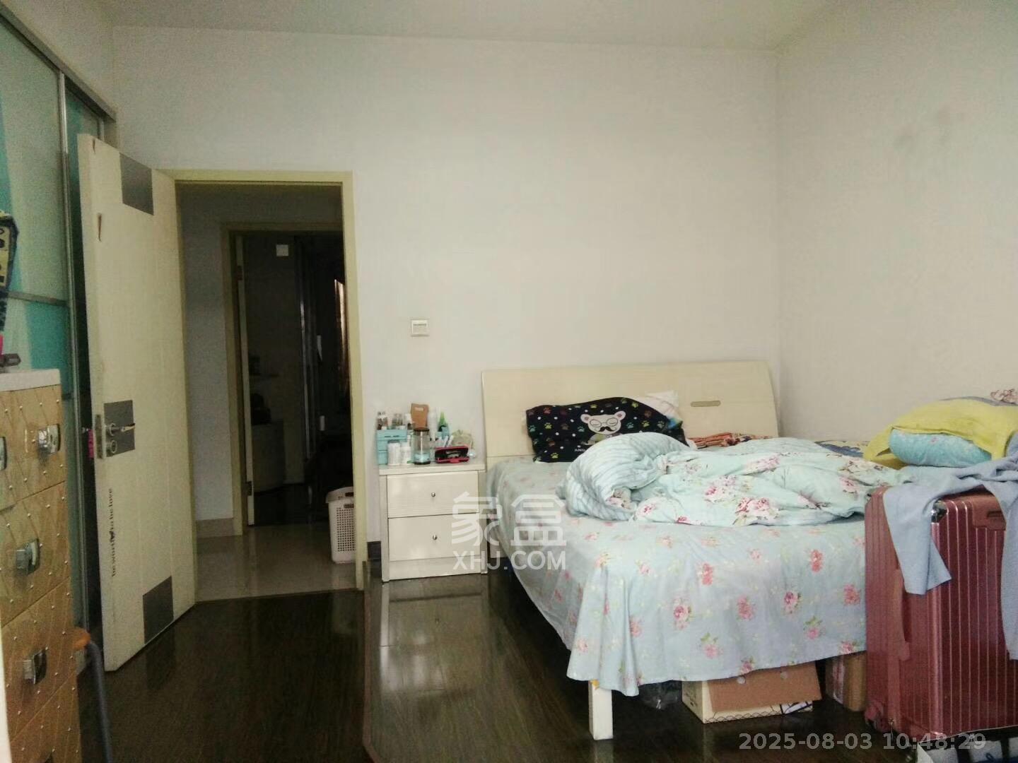 美林景园  4室2厅1卫   2500.00元/月室内图