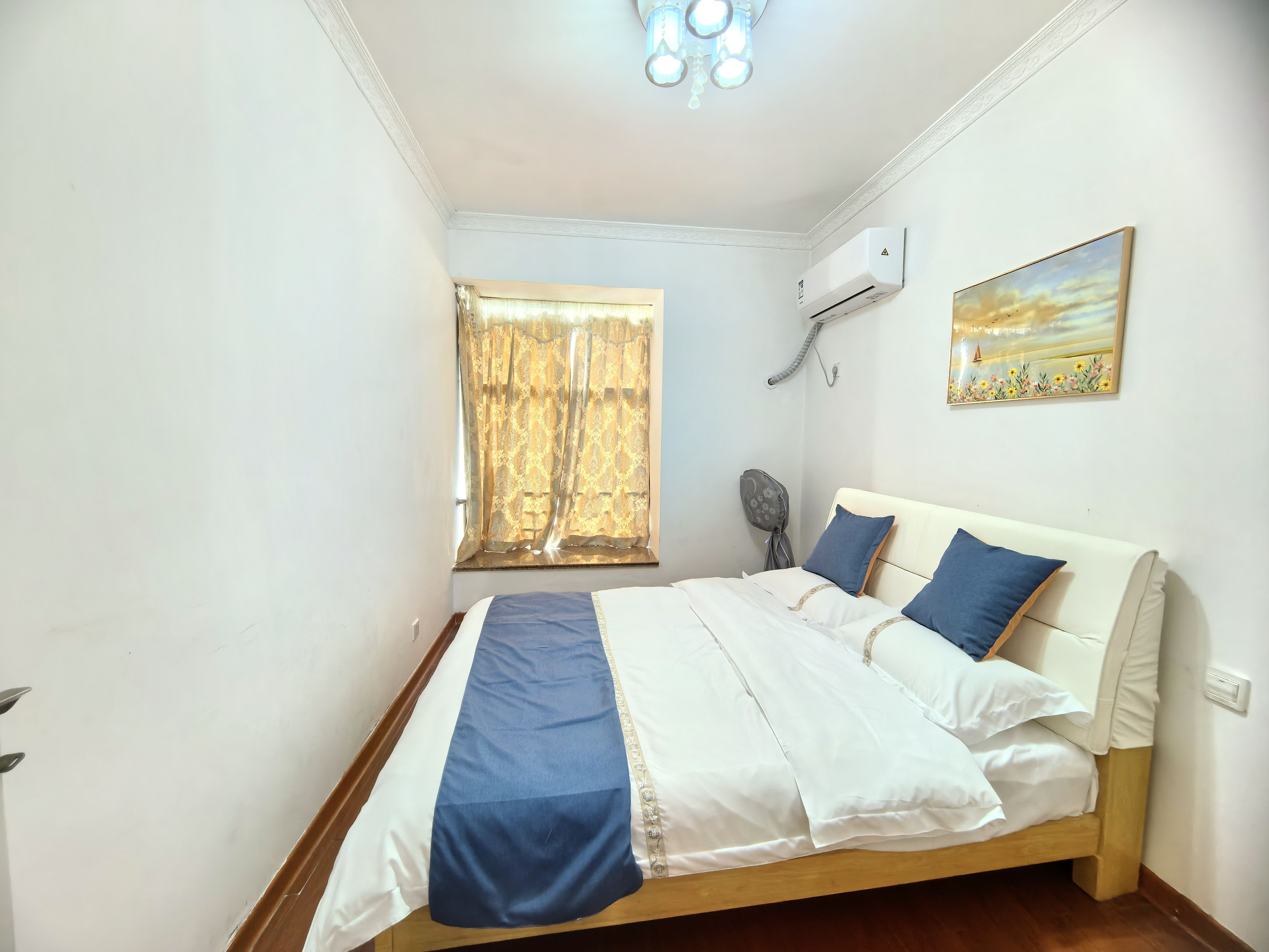 月亮湾一期  3室2厅2卫    1800.0元/月 月亮湾一期  3室2厅2卫    1800.0元/月室内图