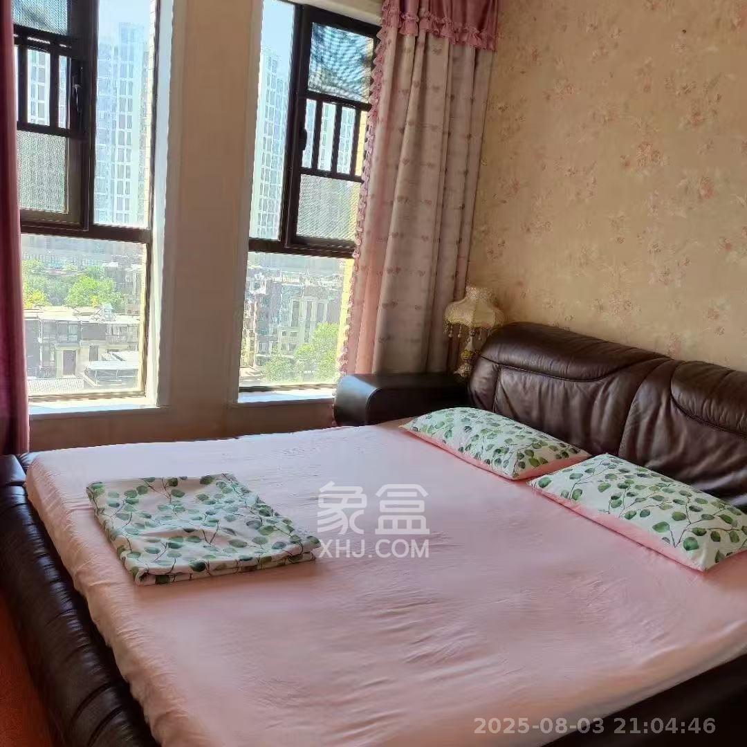 欧莱雅郡  3室2厅1卫   1800.00元/月室内图