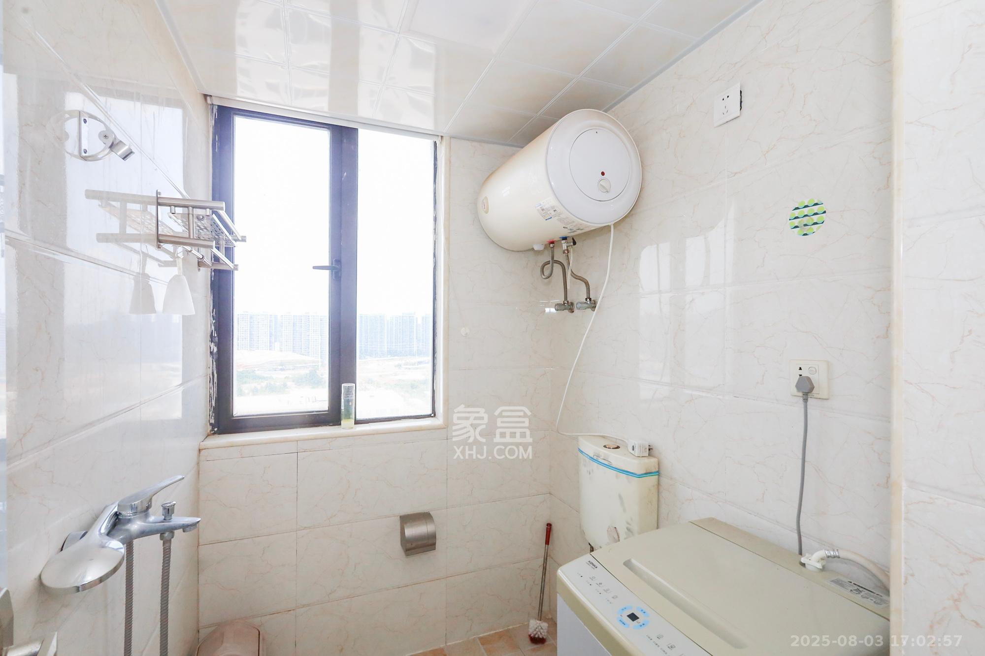 钰龙天下二期(钰龙佳园) 4室2厅2卫 225.0万 钰龙天下二期(钰龙佳园) 4室2厅2卫 225.0万卫生间