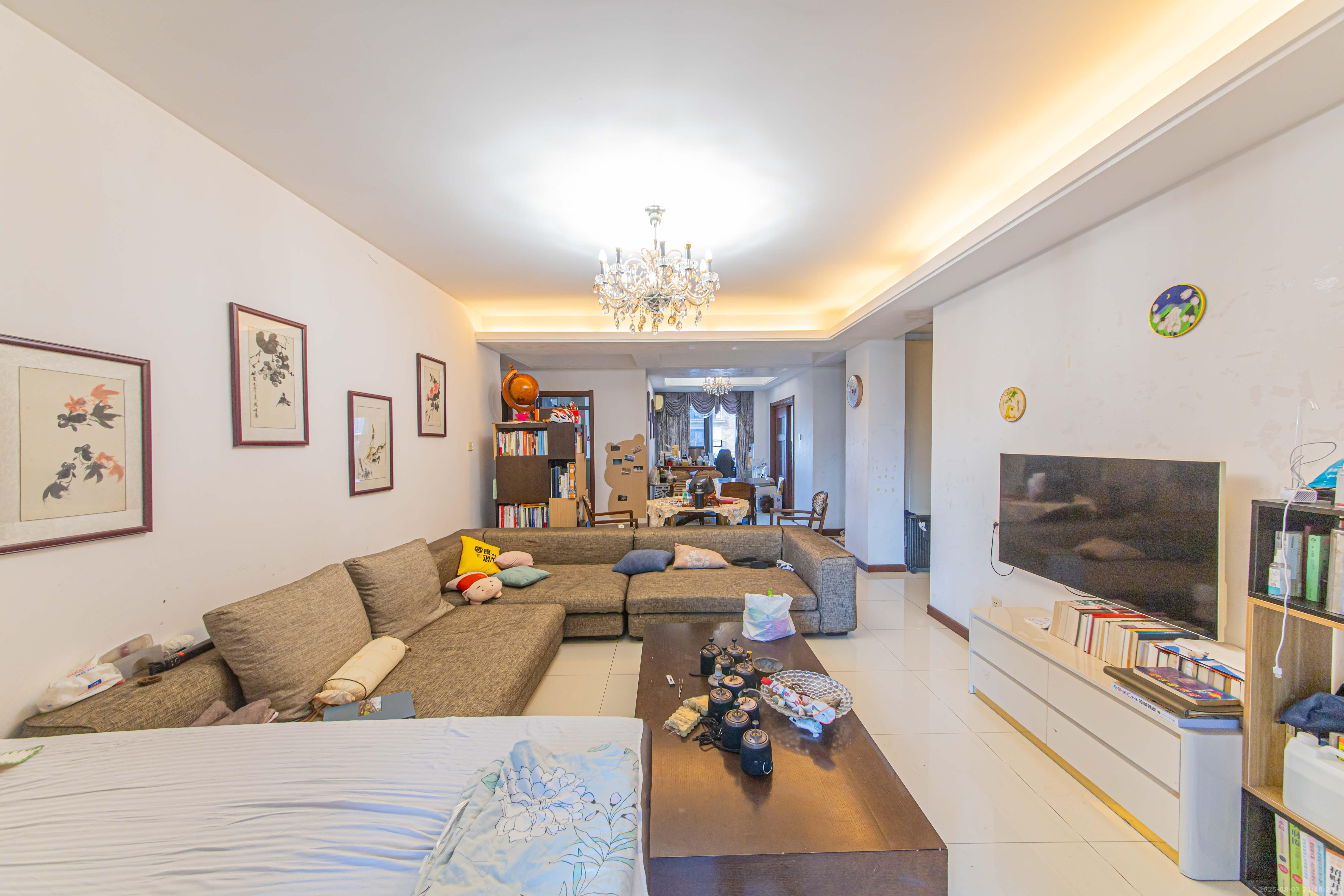 绿地公馆(绿地名邸)  3室2厅2卫    145.0万 绿地公馆(绿地名邸)  3室2厅2卫    145.0万客厅