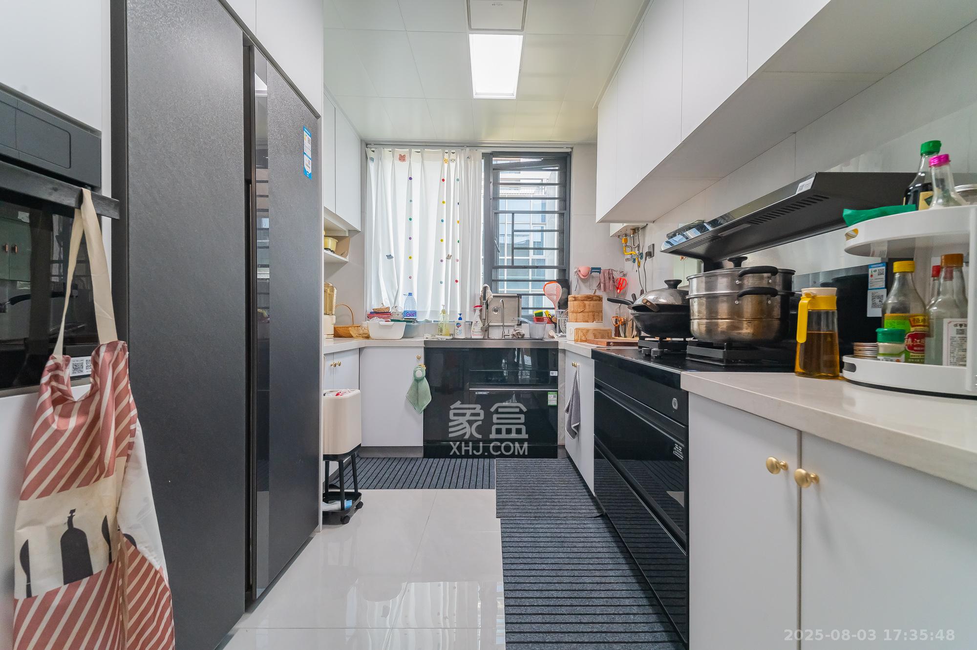 绿城美的明月江南  4室2厅3卫    309.8万厨房