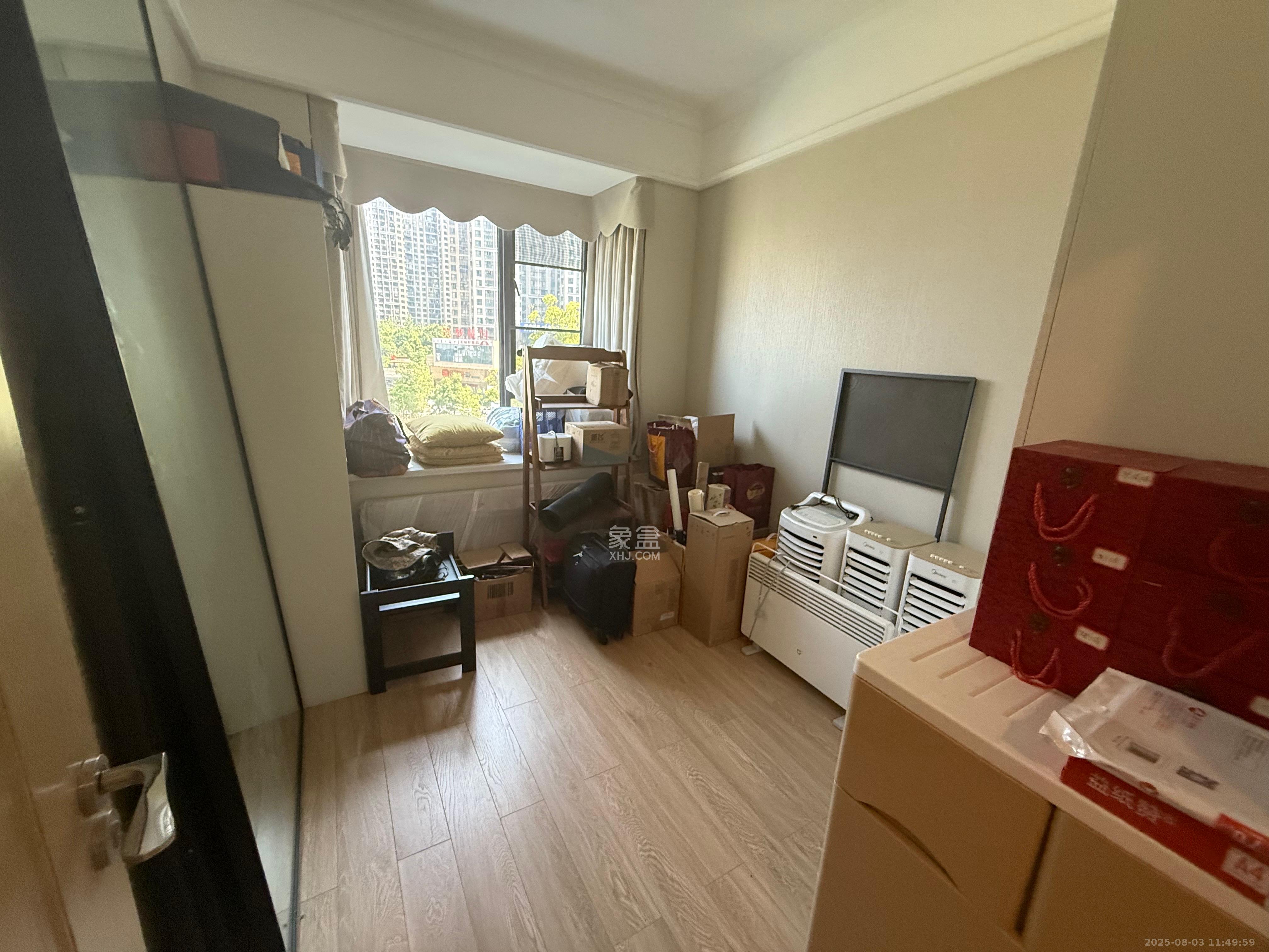 运达锦绣广场  4室2厅2卫    4500.0元/月 运达锦绣广场  4室2厅2卫    4500.0元/月室内图