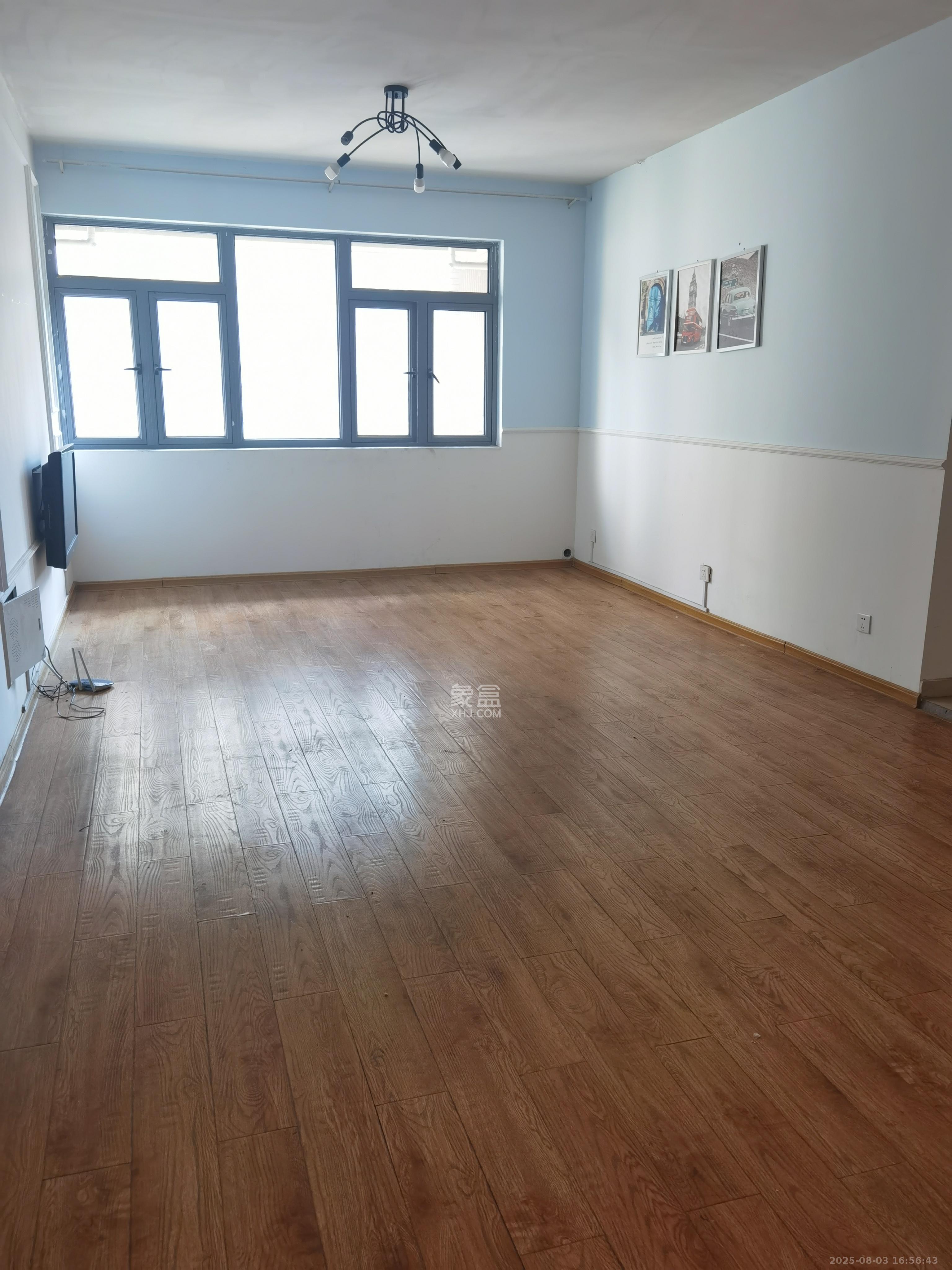 八方小区C区  3室2厅2卫    3500.0元/月 八方小区C区  3室2厅2卫    3500.0元/月室内图