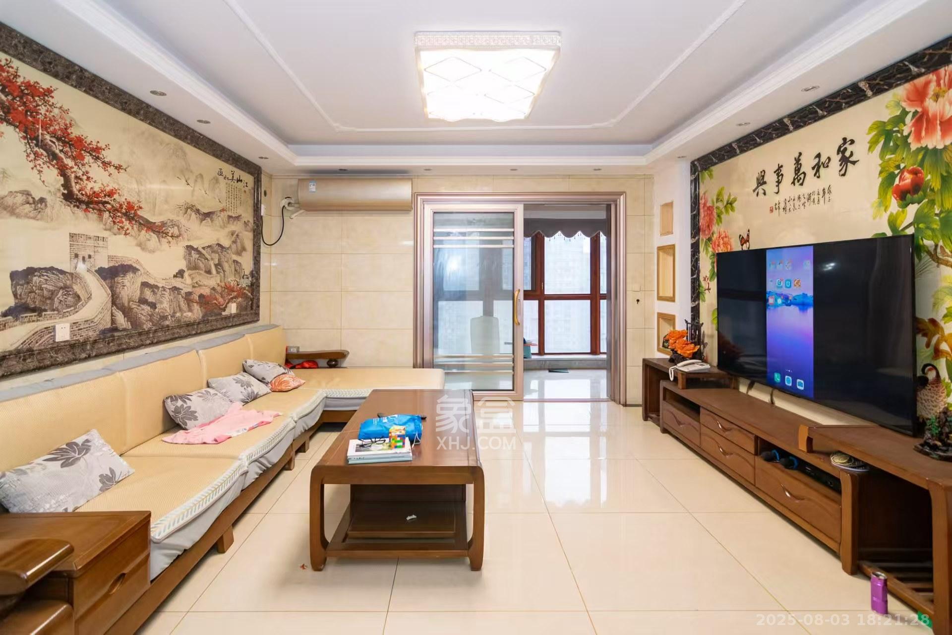 润和紫郡一期  5室2厅2卫    3000.0元/月室内图