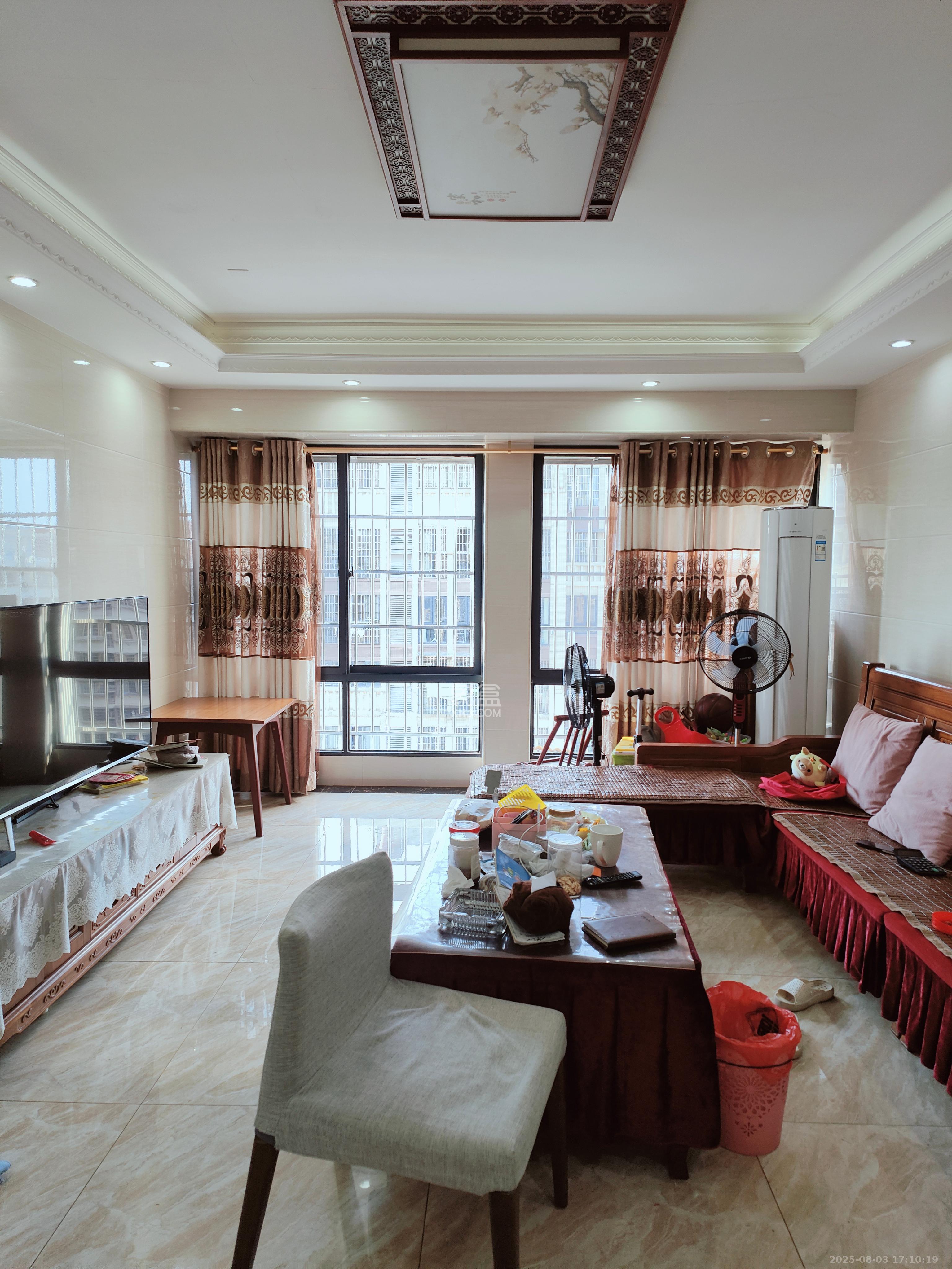 奥莱名邸 3室2厅2卫 3200.0元/月 奥莱名邸 3室2厅2卫 3200.0元/月室内图