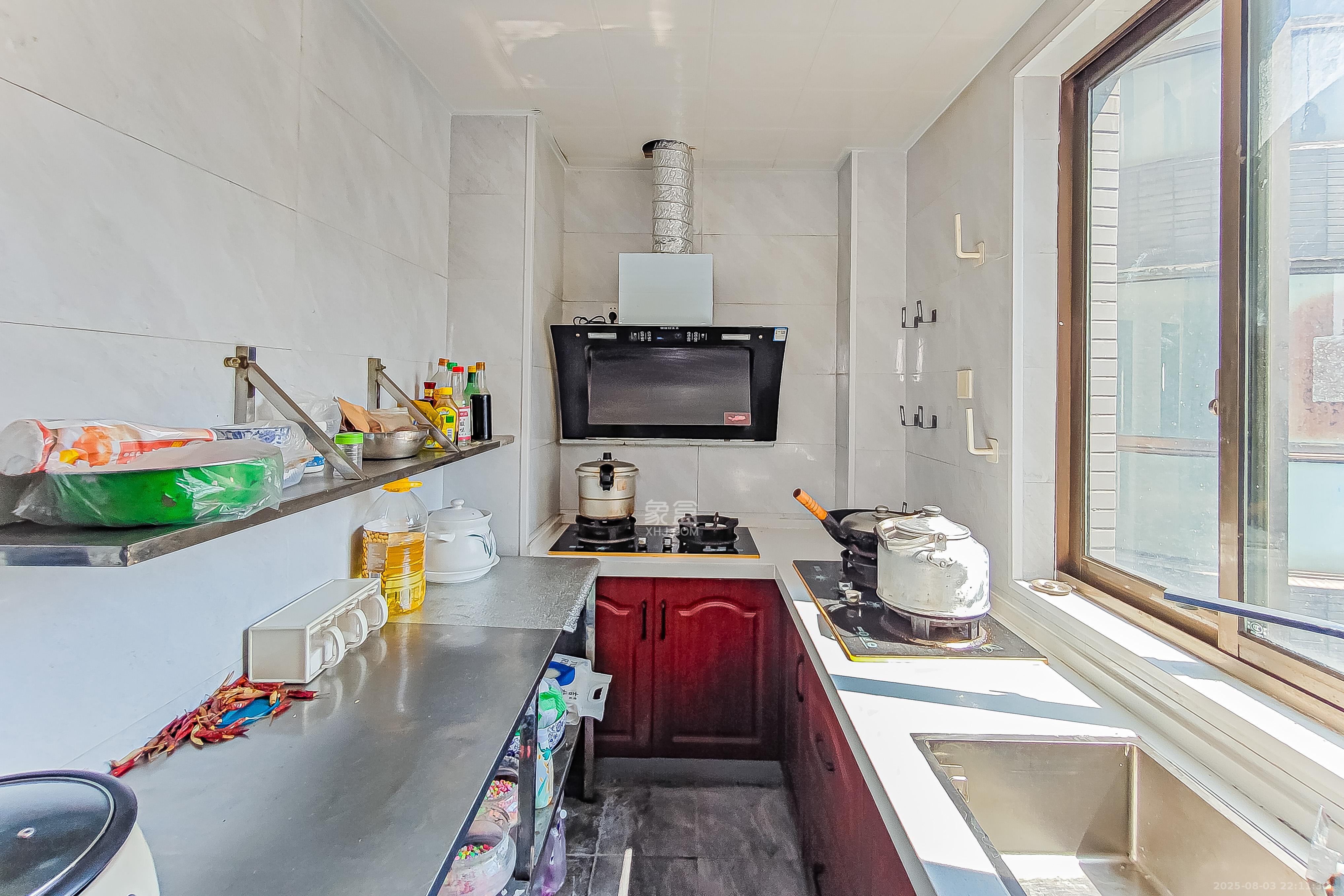 中域蓉城 3室2厅2卫 105.00万 中域蓉城 3室2厅2卫 105.00万厨房