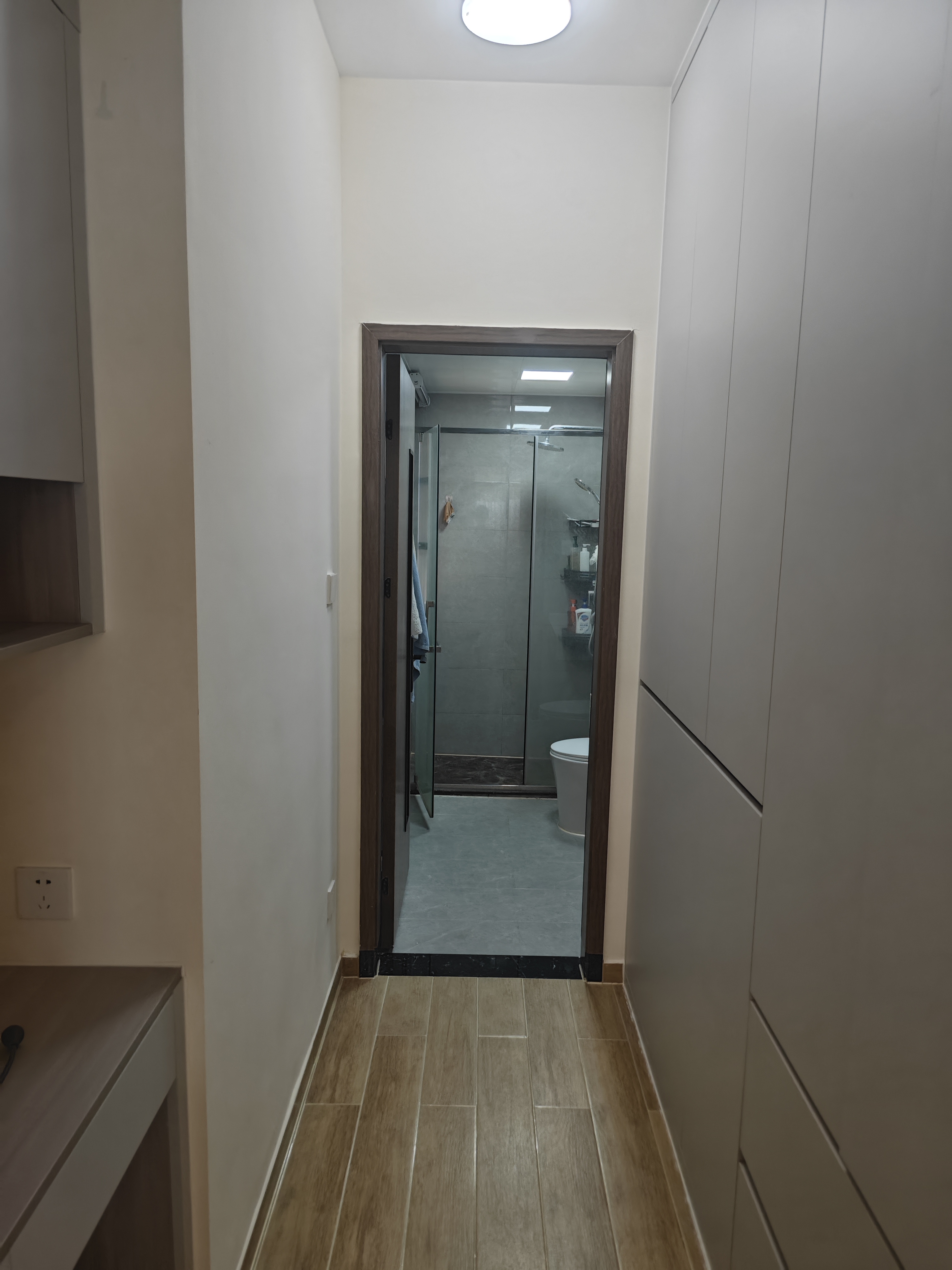 金湖壹号 3室2厅2卫 235.0万 金湖壹号 3室2厅2卫 235.0万客厅