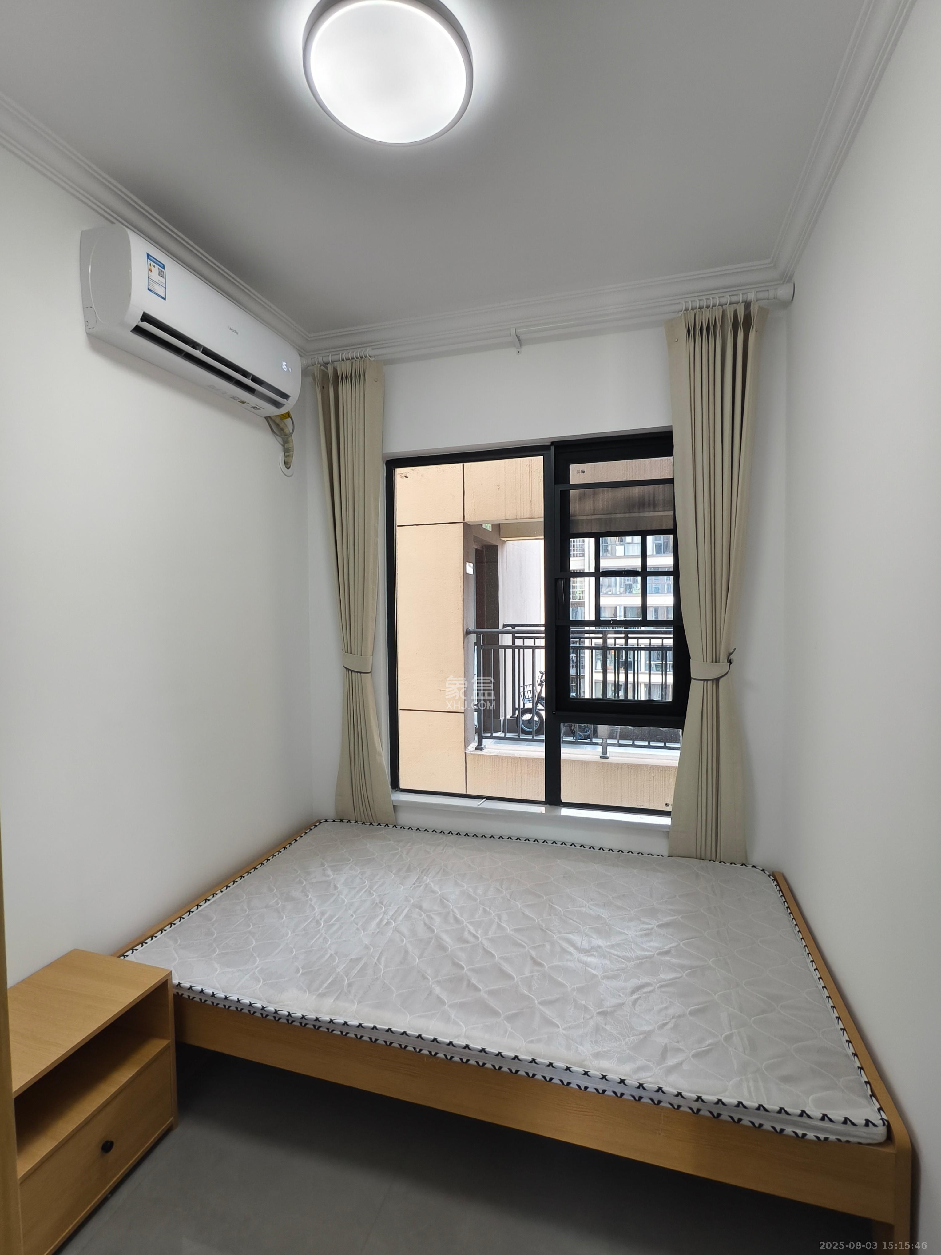 荣盛城  4室2厅1卫    2600.0元/月室内图