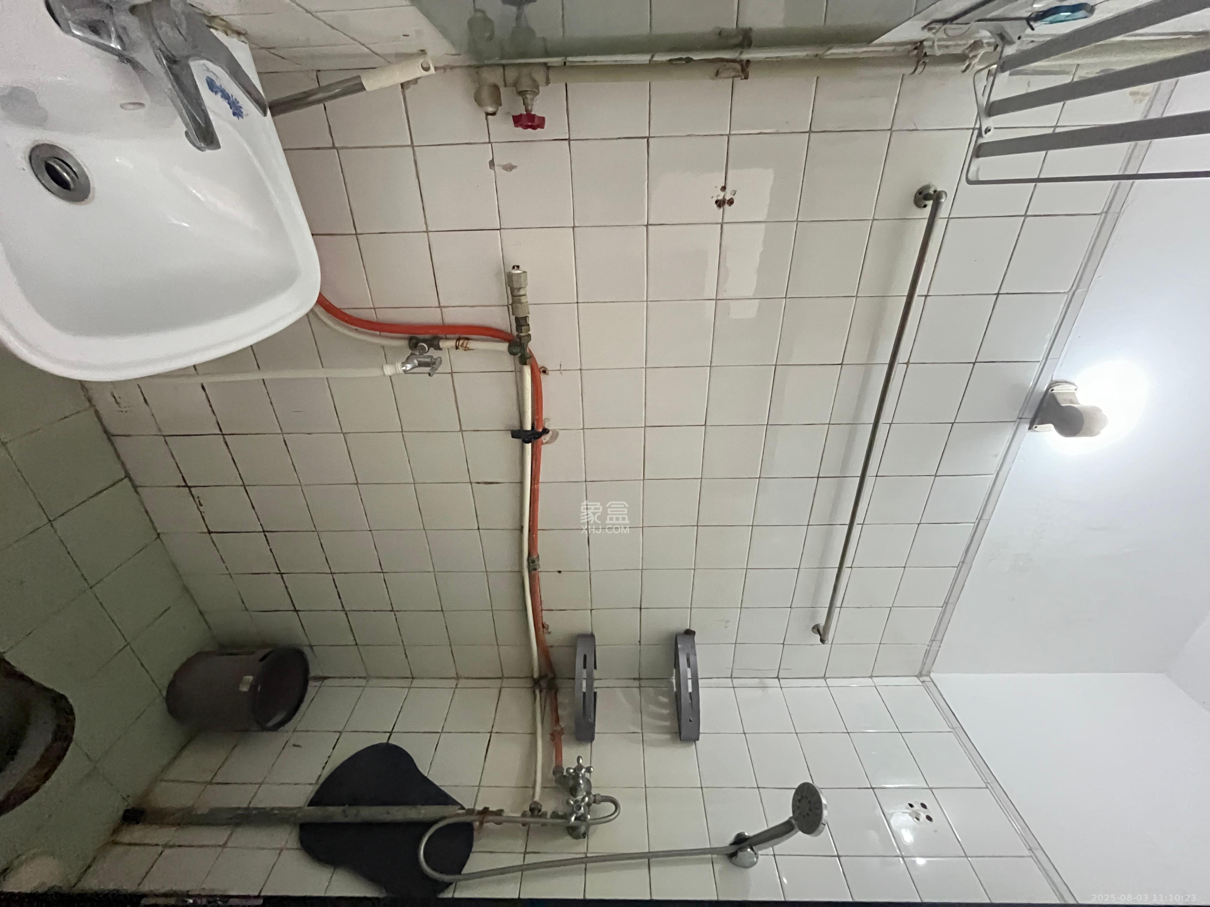 汽贸大厦 2室1厅1卫 2200.0元/月 汽贸大厦 2室1厅1卫 2200.0元/月室内图