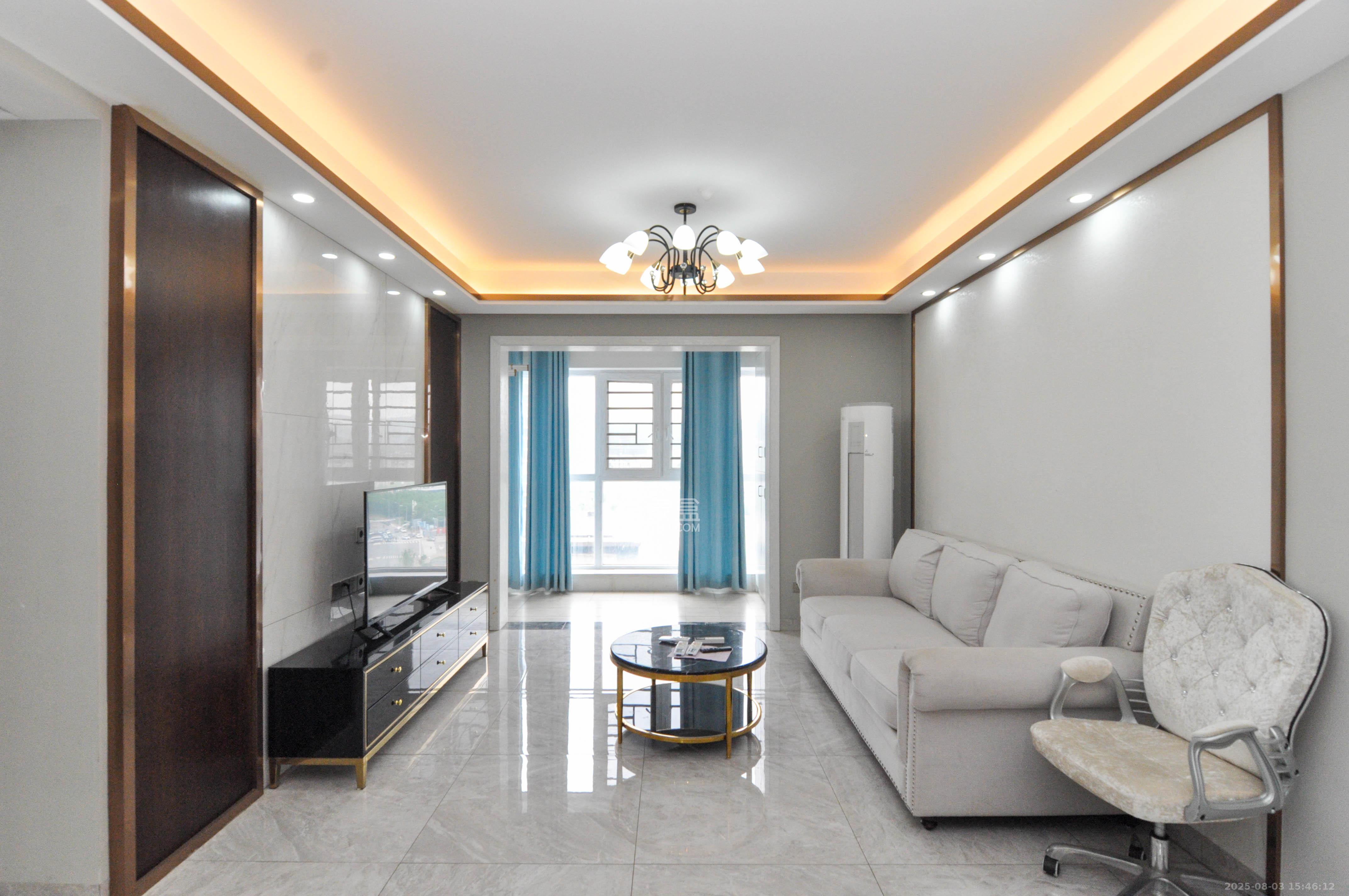 卓越浅水湾 3室2厅2卫 118.0万 卓越浅水湾 3室2厅2卫 118.0万客厅