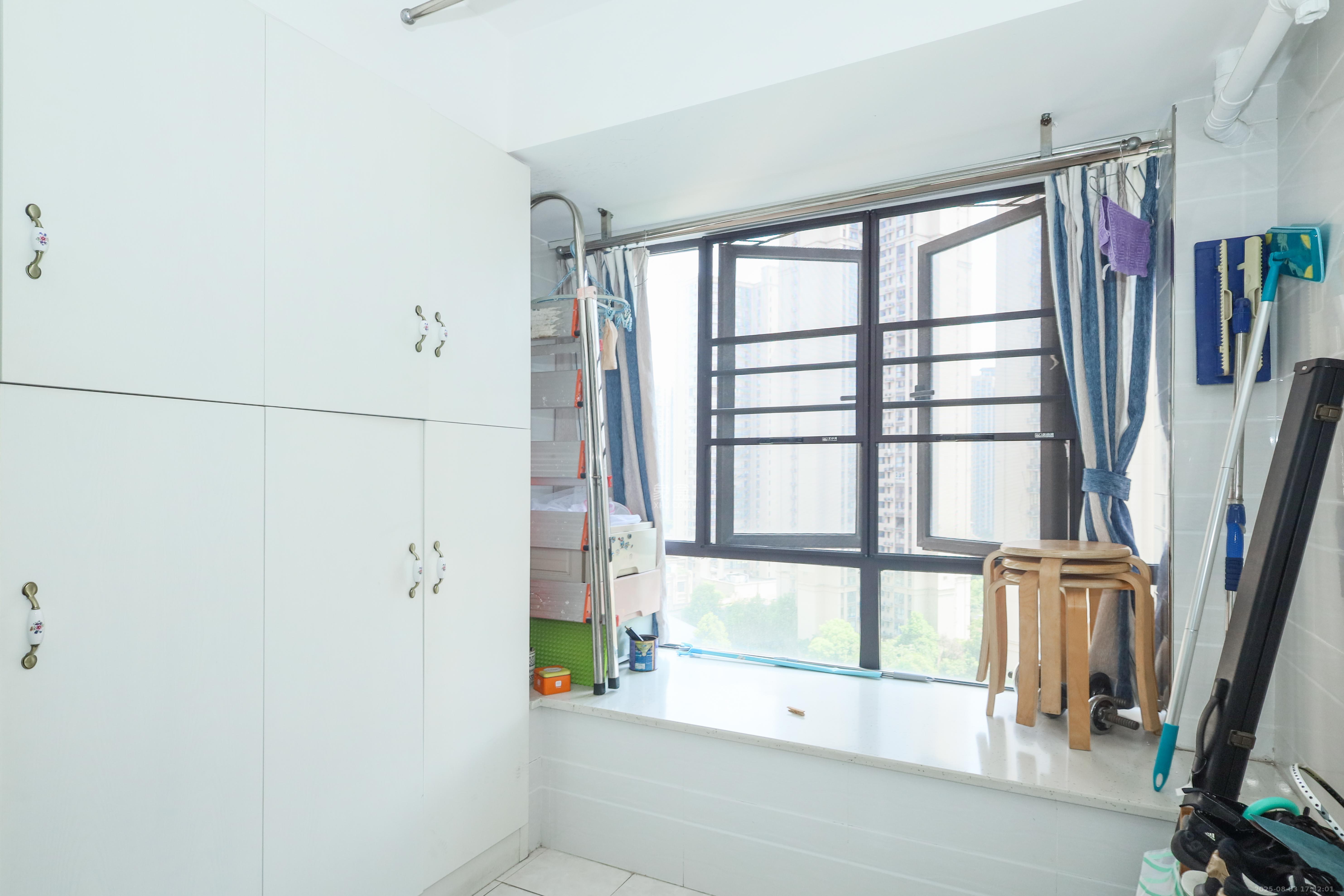 梅溪湖合能璞丽  3室2厅2卫    125.0万 梅溪湖合能璞丽  3室2厅2卫    125.0万阳台