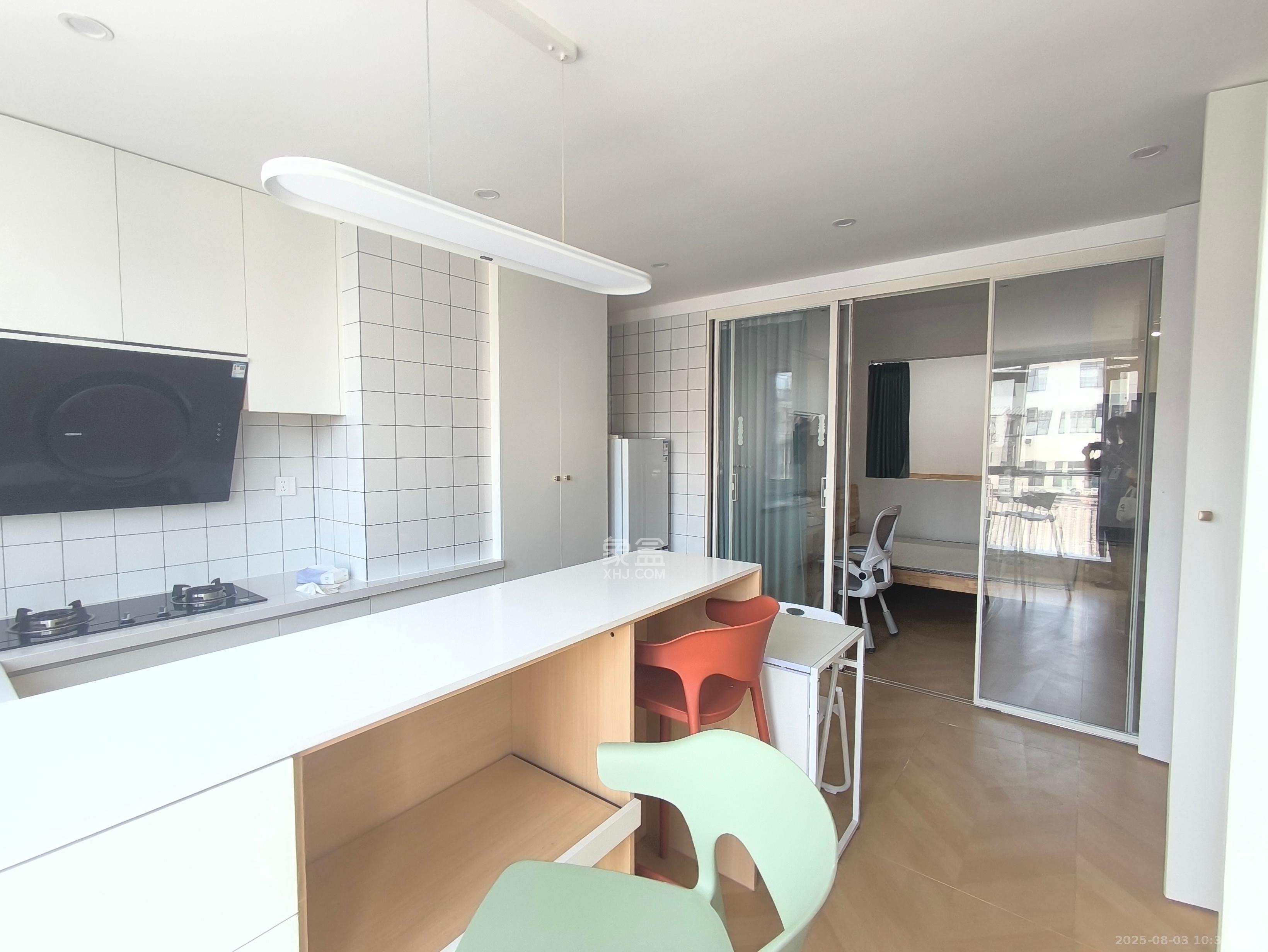 西湖路散盘 1室1厅1卫 3200.0元/月 西湖路散盘 1室1厅1卫 3200.0元/月室内图