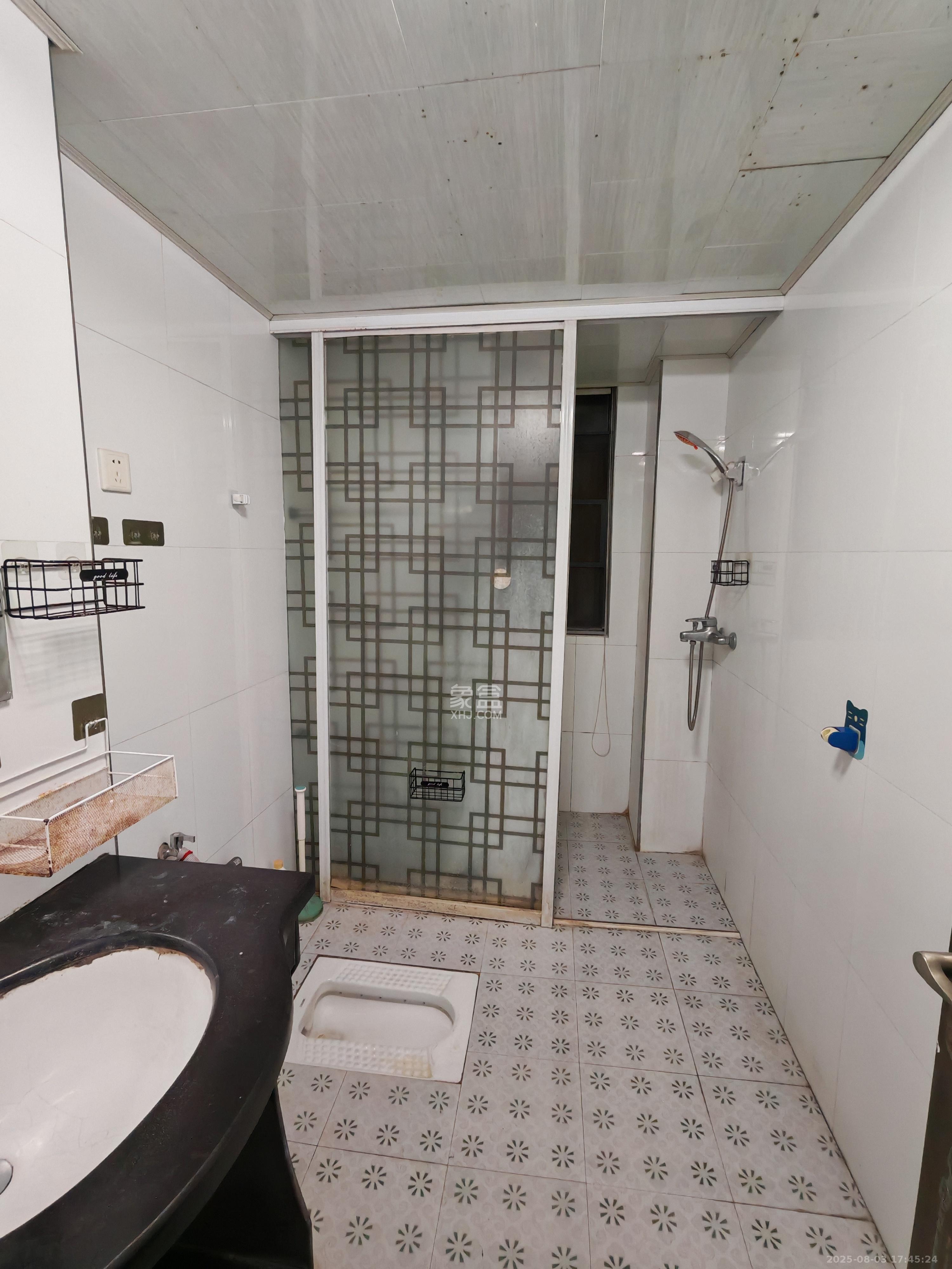 枫华府第 3室2厅2卫 1800.0元/月 枫华府第 3室2厅2卫 1800.0元/月室内图