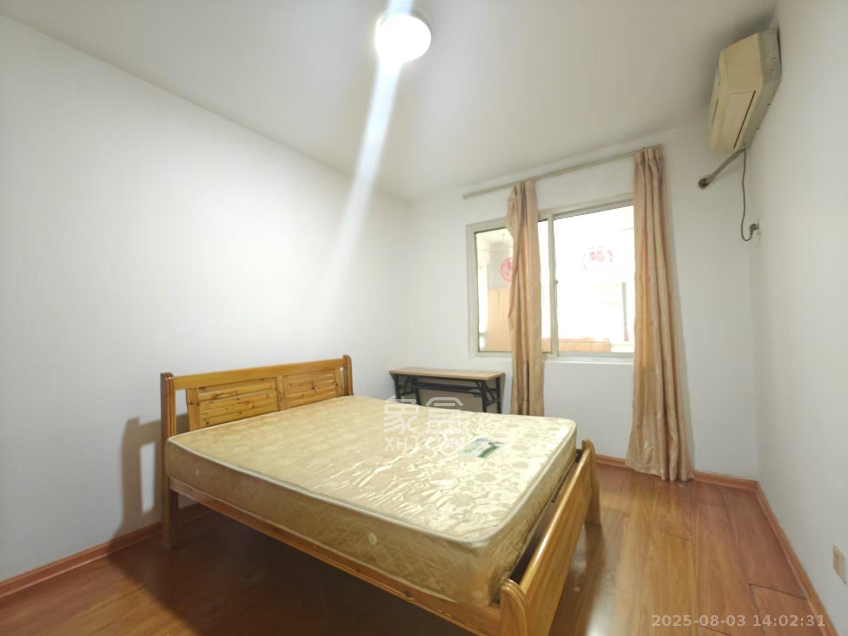 嘉盛华庭(一期、二期、三期)  3室1厅1卫    2800.0元/月 嘉盛华庭(一期、二期、三期)  3室1厅1卫    2800.0元/月室内图