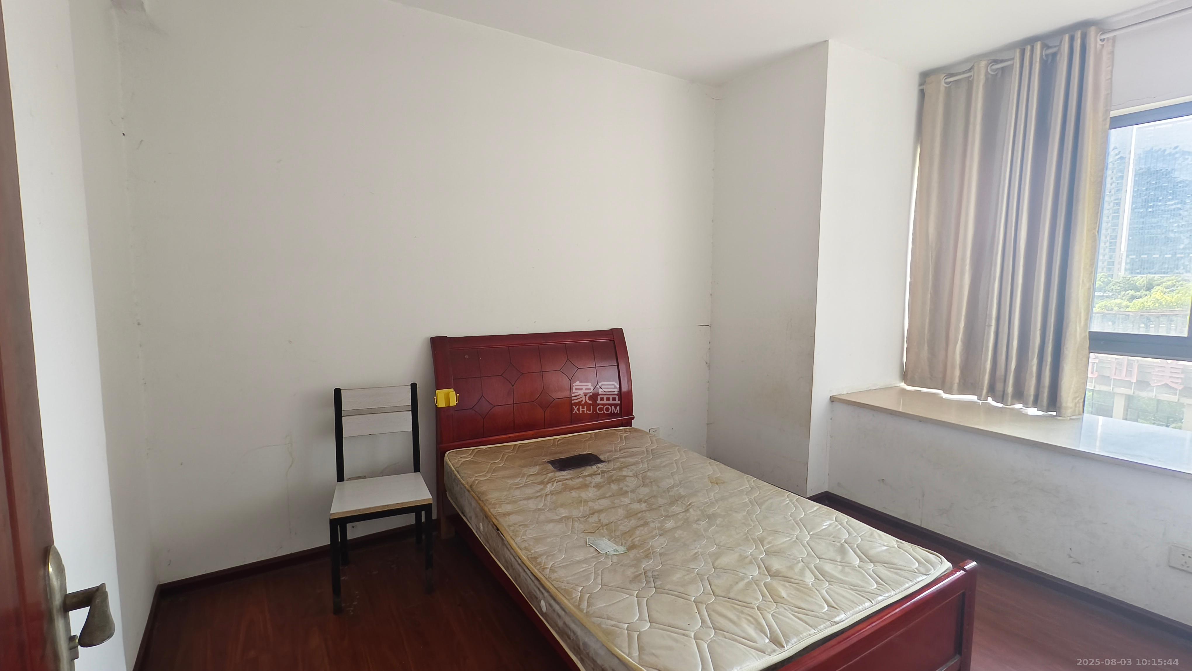 优山美地  4室2厅1卫    2800.0元/月室内图