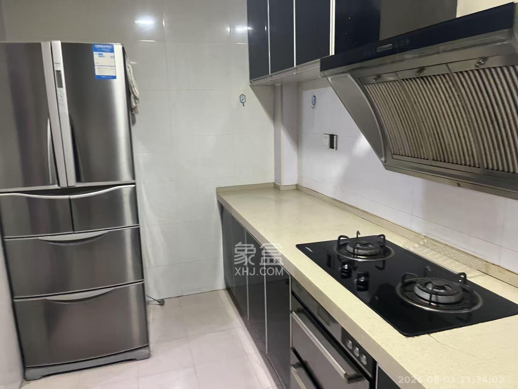 嘉盛华庭（一期、二期、三期）  3室2厅2卫    2800.0元/月室内图