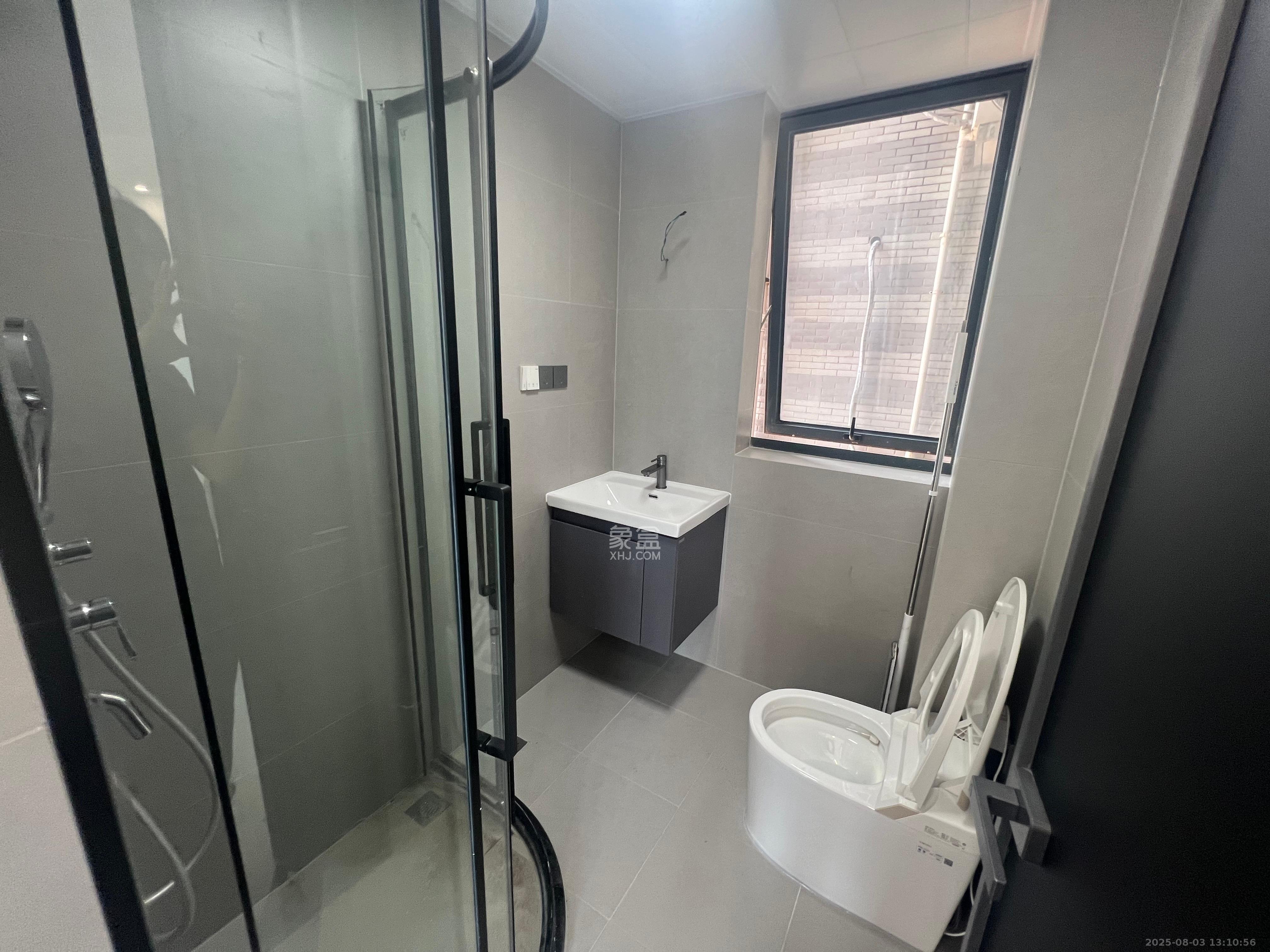 中天广场  2室1厅1卫    3500.0元/月 中天广场  2室1厅1卫    3500.0元/月室内图