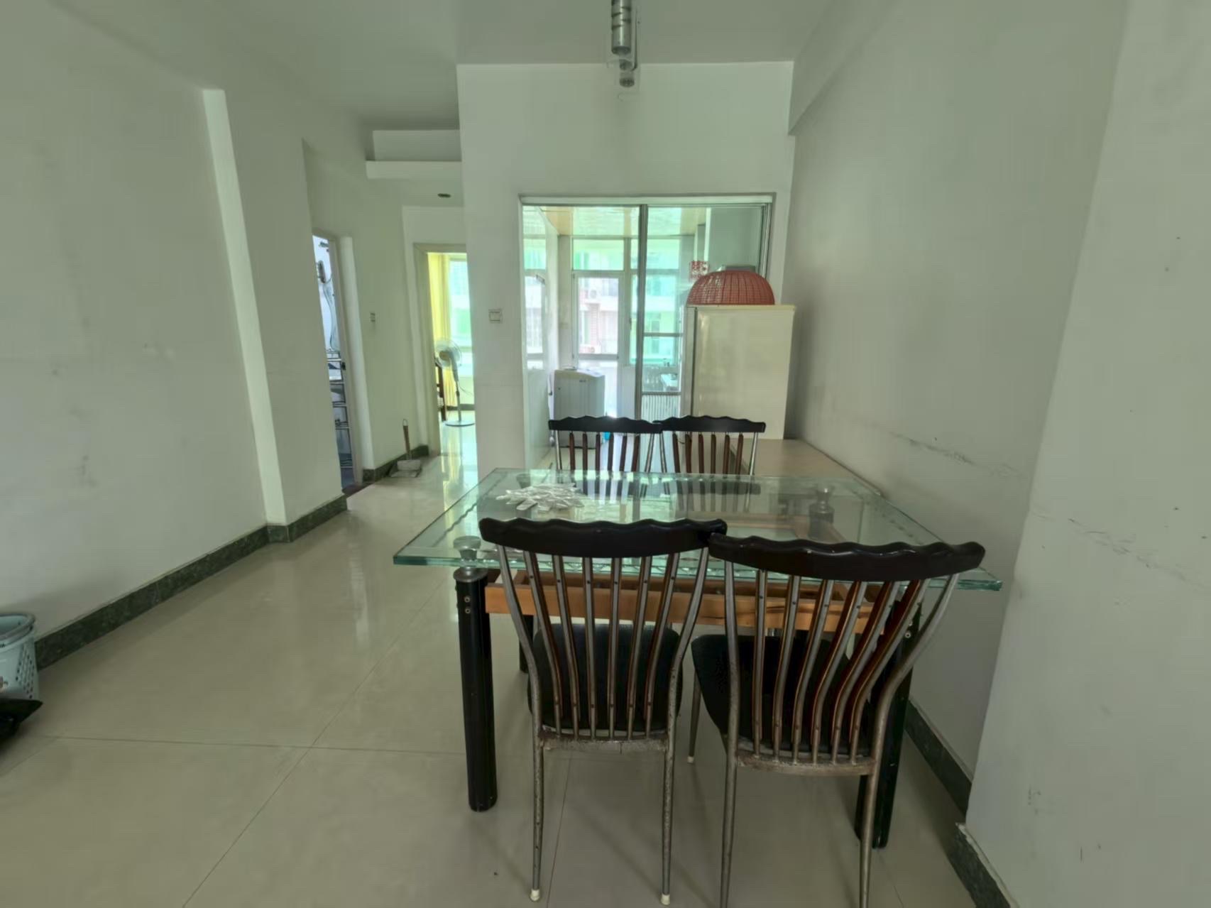 绿色佳园 3室2厅2卫 2200.0元/月 绿色佳园 3室2厅2卫 2200.0元/月室内图