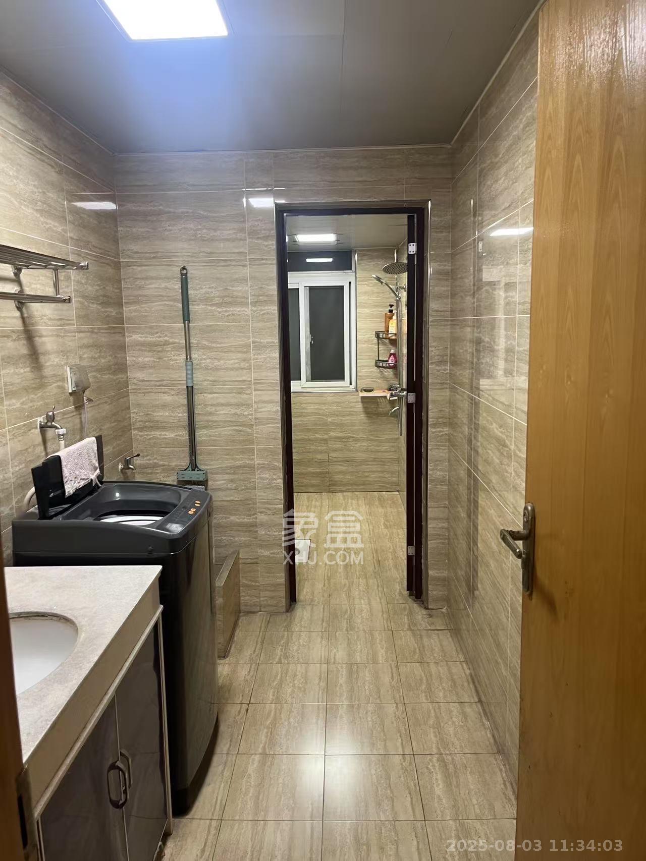 嘉盛华庭(一期、二期、三期) 3室2厅2卫 2800.0元/月 嘉盛华庭(一期、二期、三期) 3室2厅2卫 2800.0元/月室内图