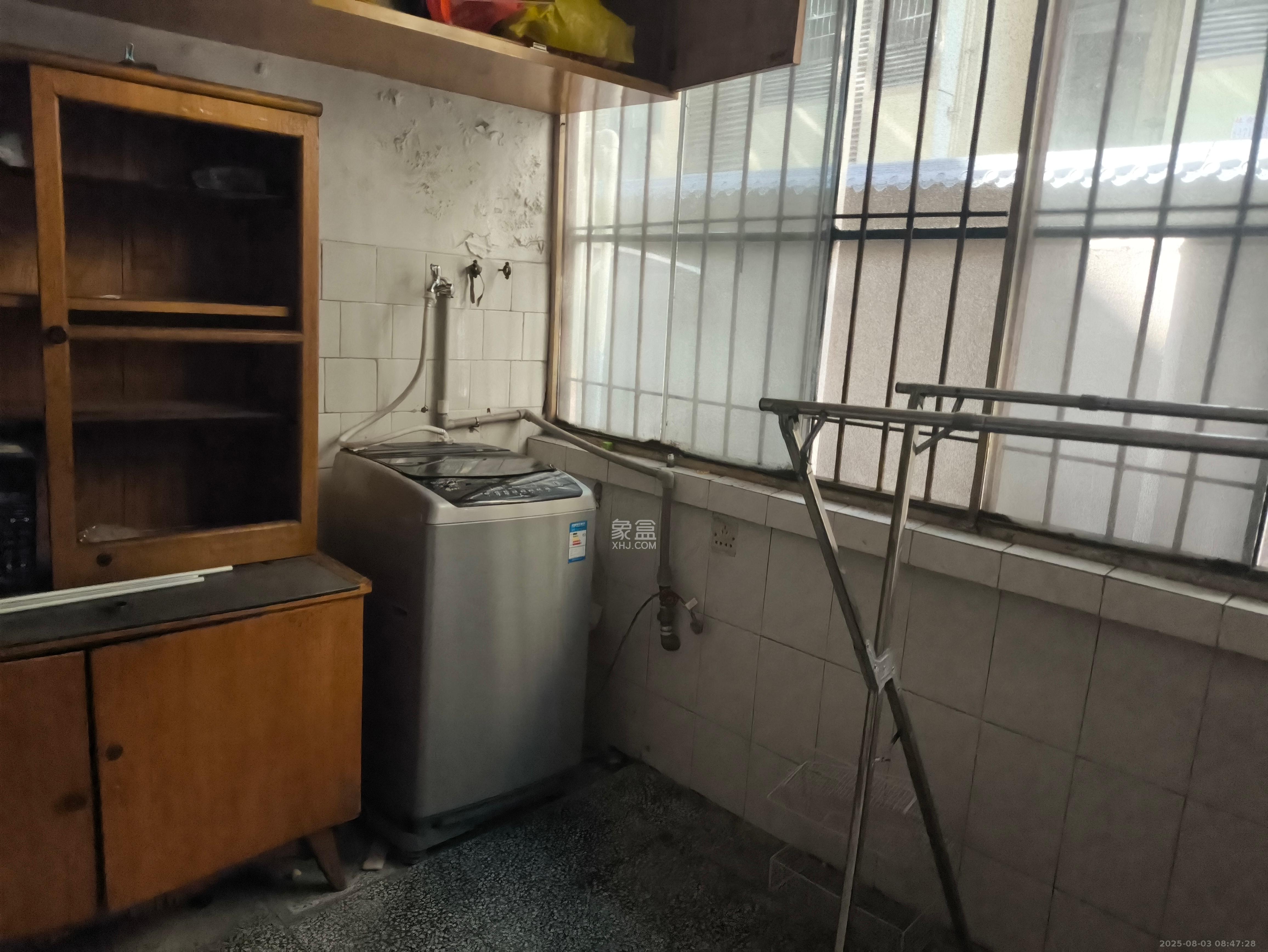 雨花区教育局宿舍 3室2厅1卫 2500.0元/月 雨花区教育局宿舍 3室2厅1卫 2500.0元/月室内图