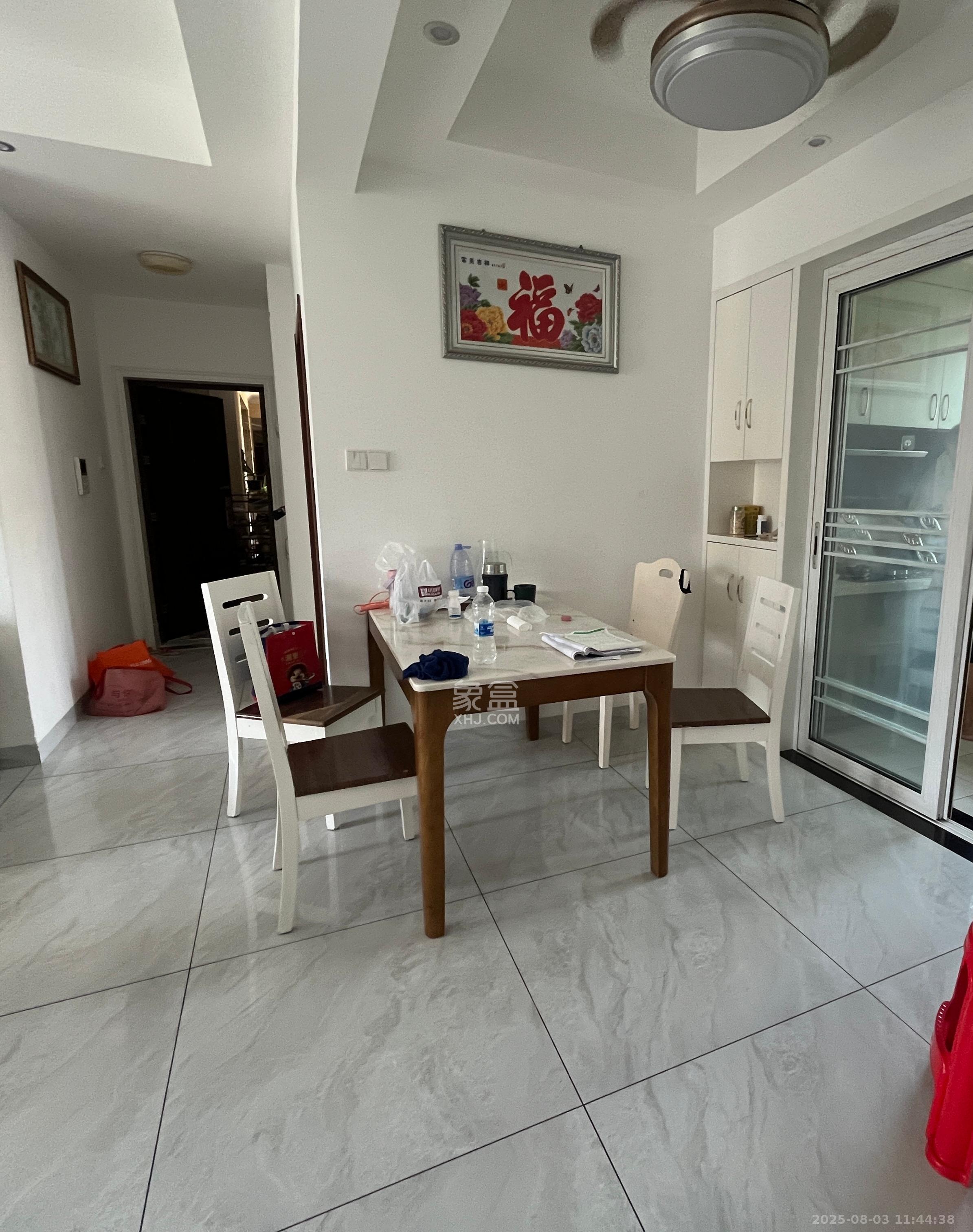 澳海月亮湾 3室2厅2卫 1700.0元/月 澳海月亮湾 3室2厅2卫 1700.0元/月室内图