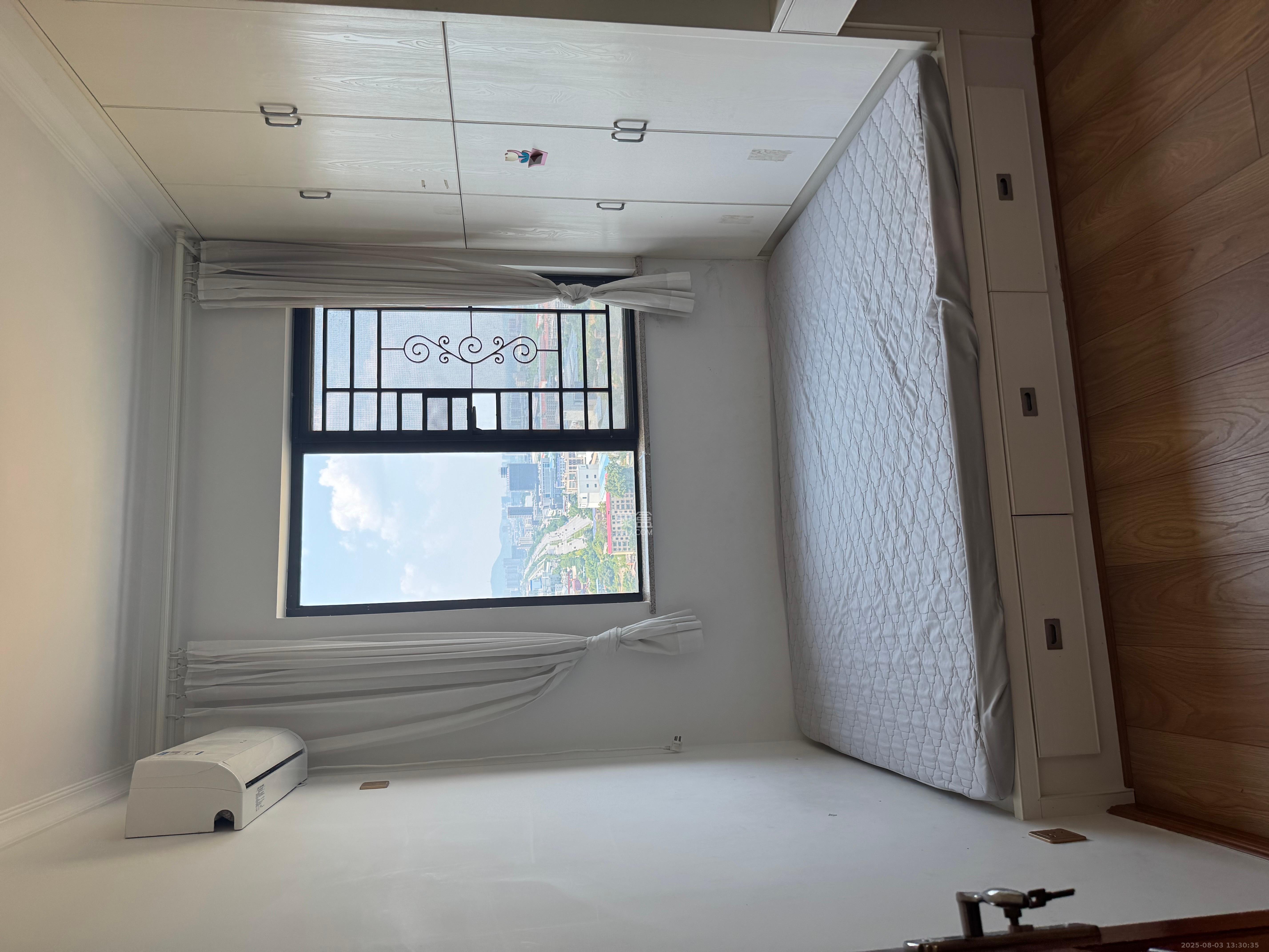 绿地海外滩一期 4室2厅2卫 2500.0元/月 绿地海外滩一期 4室2厅2卫 2500.0元/月室内图