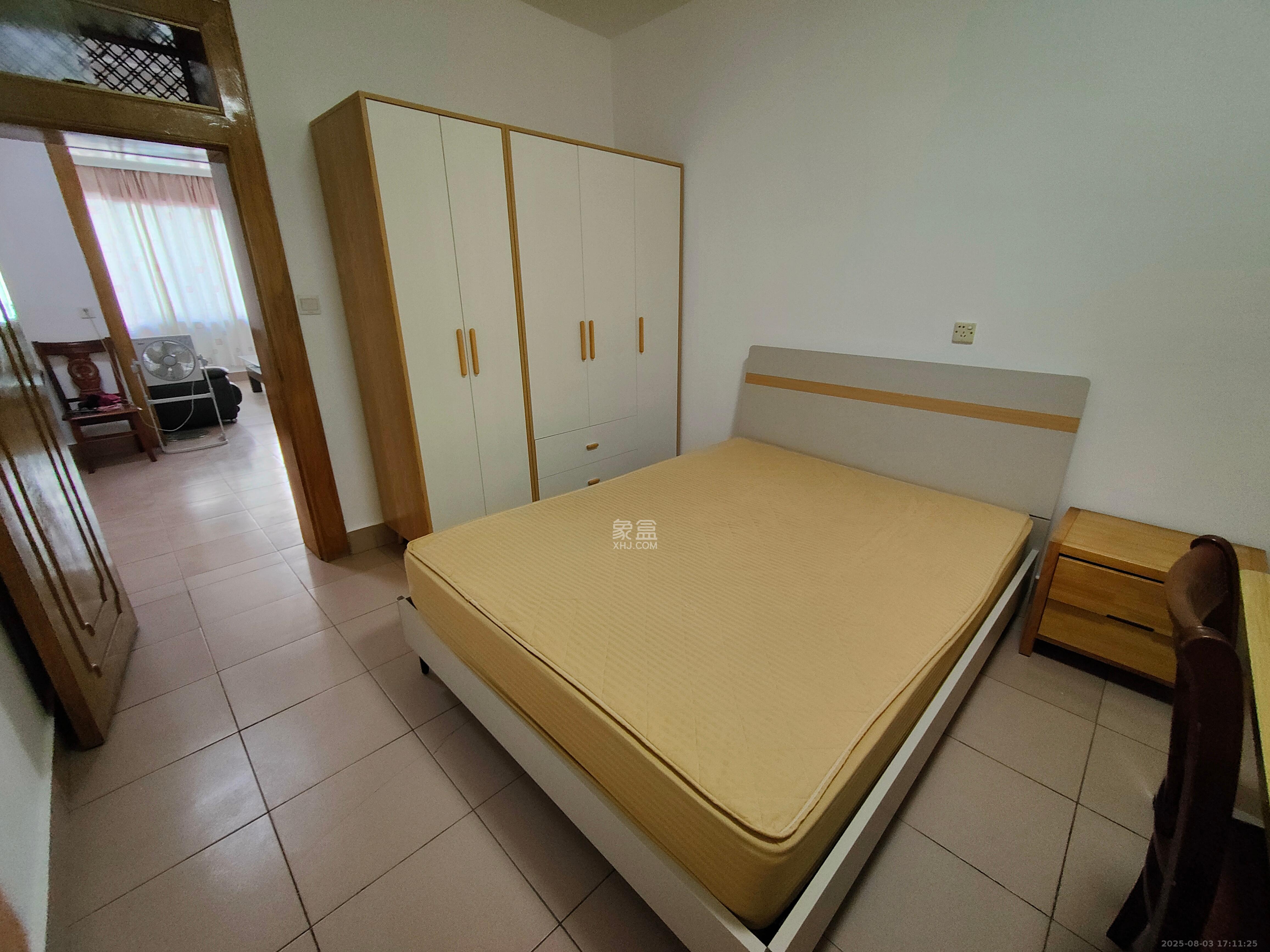 省工商局院内宿舍(江边工商局) 2室2厅1卫 2400.0元/月 省工商局院内宿舍(江边工商局) 2室2厅1卫 2400.0元/月室内图