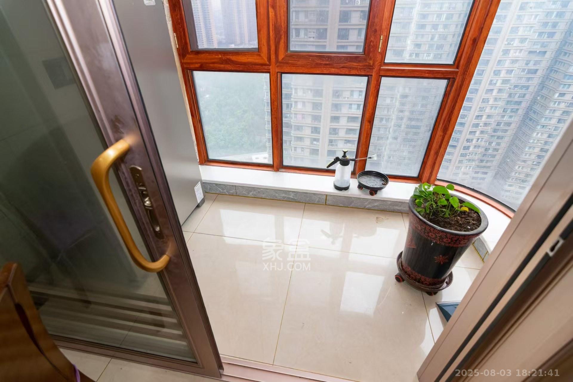 润和紫郡一期  5室2厅2卫    3000.0元/月室内图