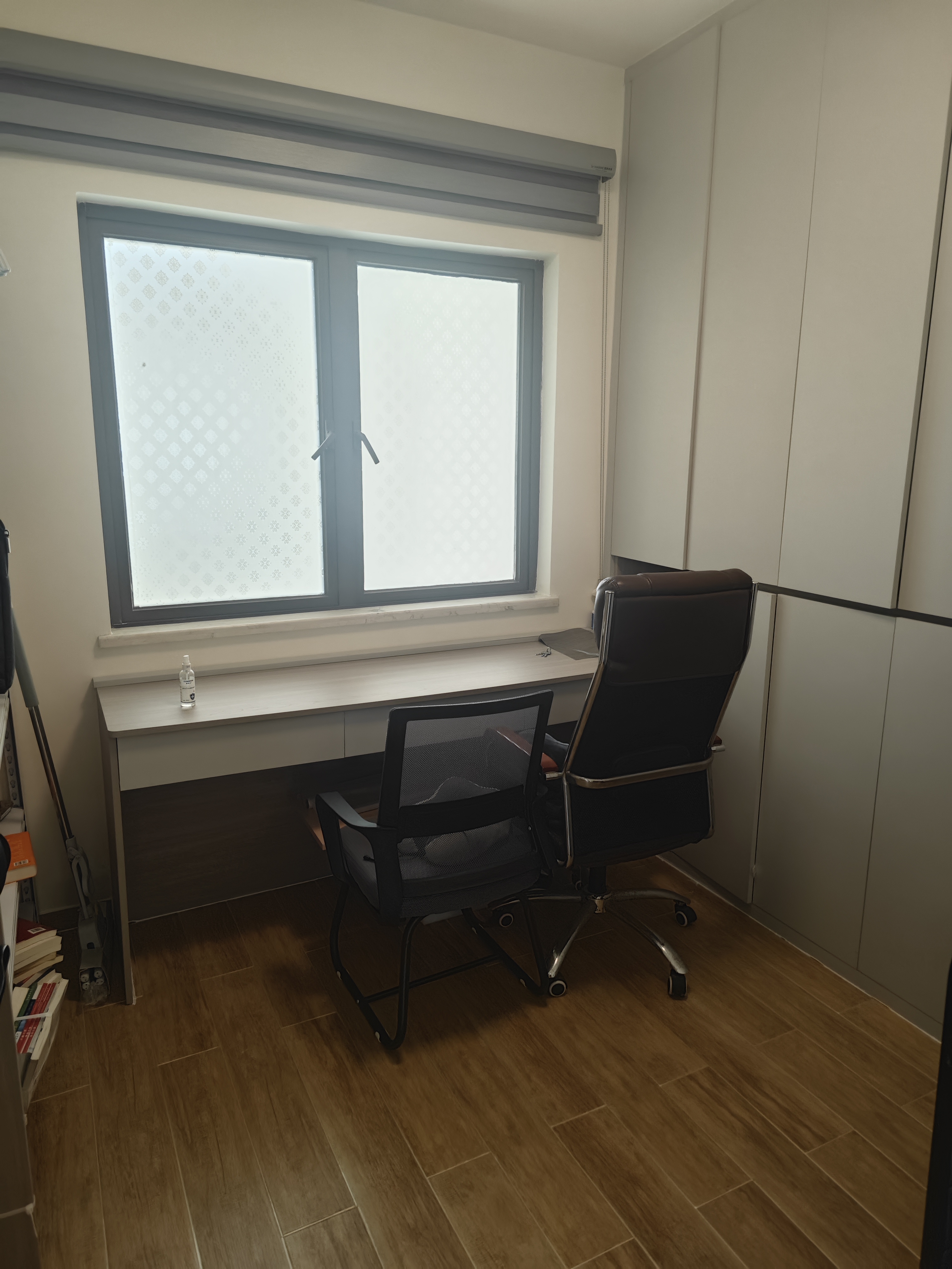 金湖壹号 3室2厅2卫 235.0万 金湖壹号 3室2厅2卫 235.0万客厅