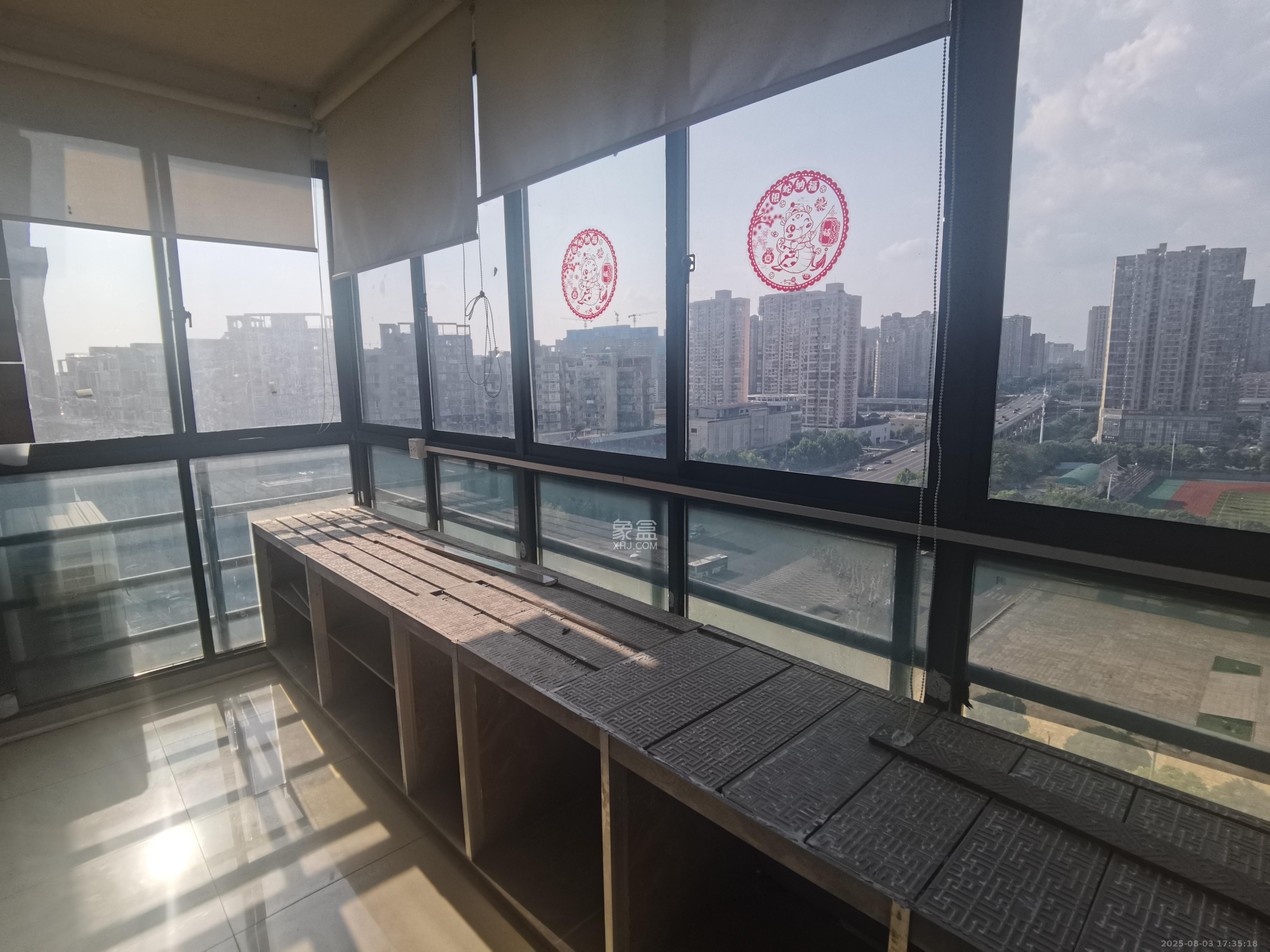 通泰梅岭苑  4室2厅2卫    3800.0元/月室内图