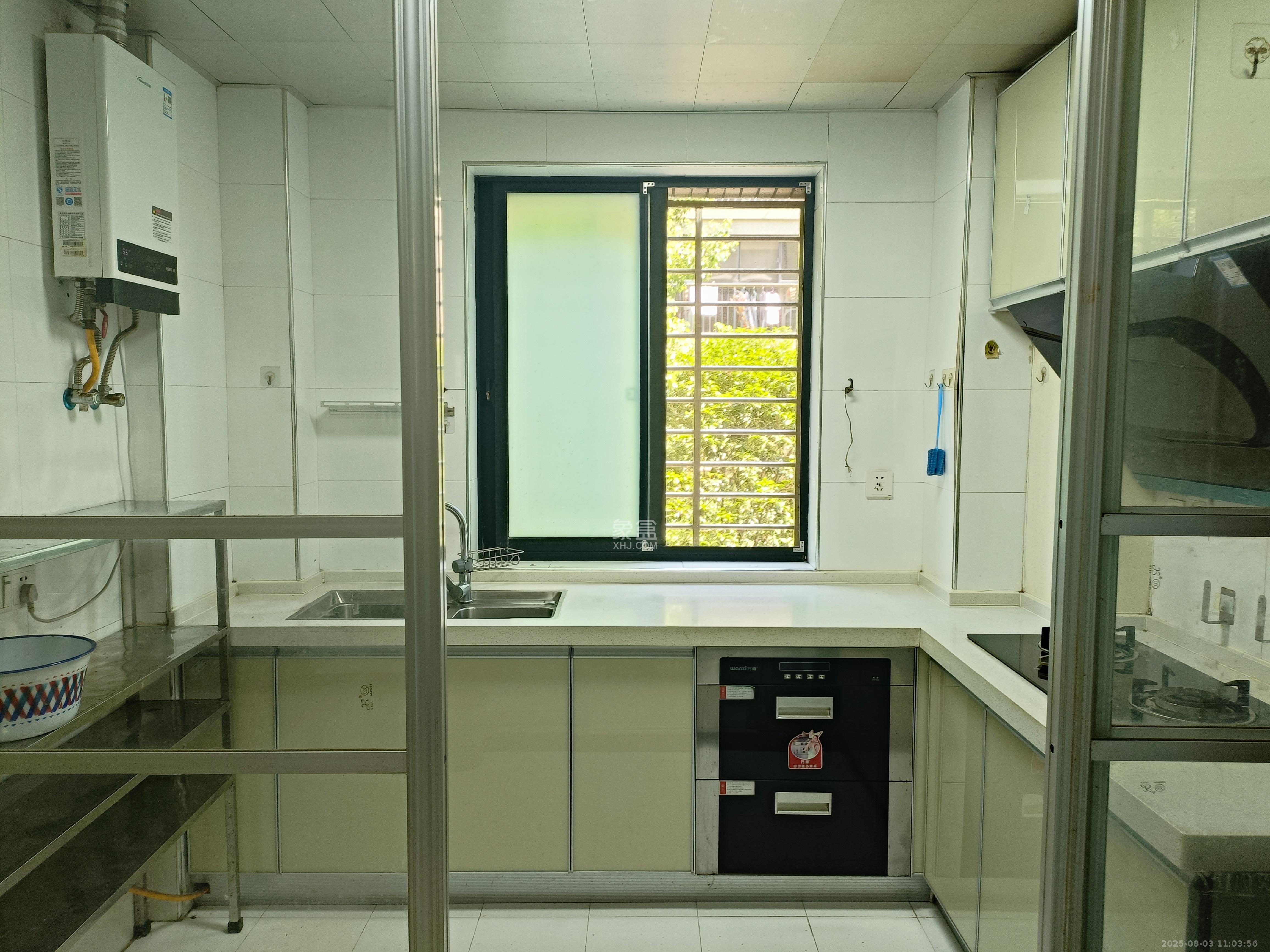 三江花中城 3室2厅2卫 2700.0元/月 三江花中城 3室2厅2卫 2700.0元/月室内图