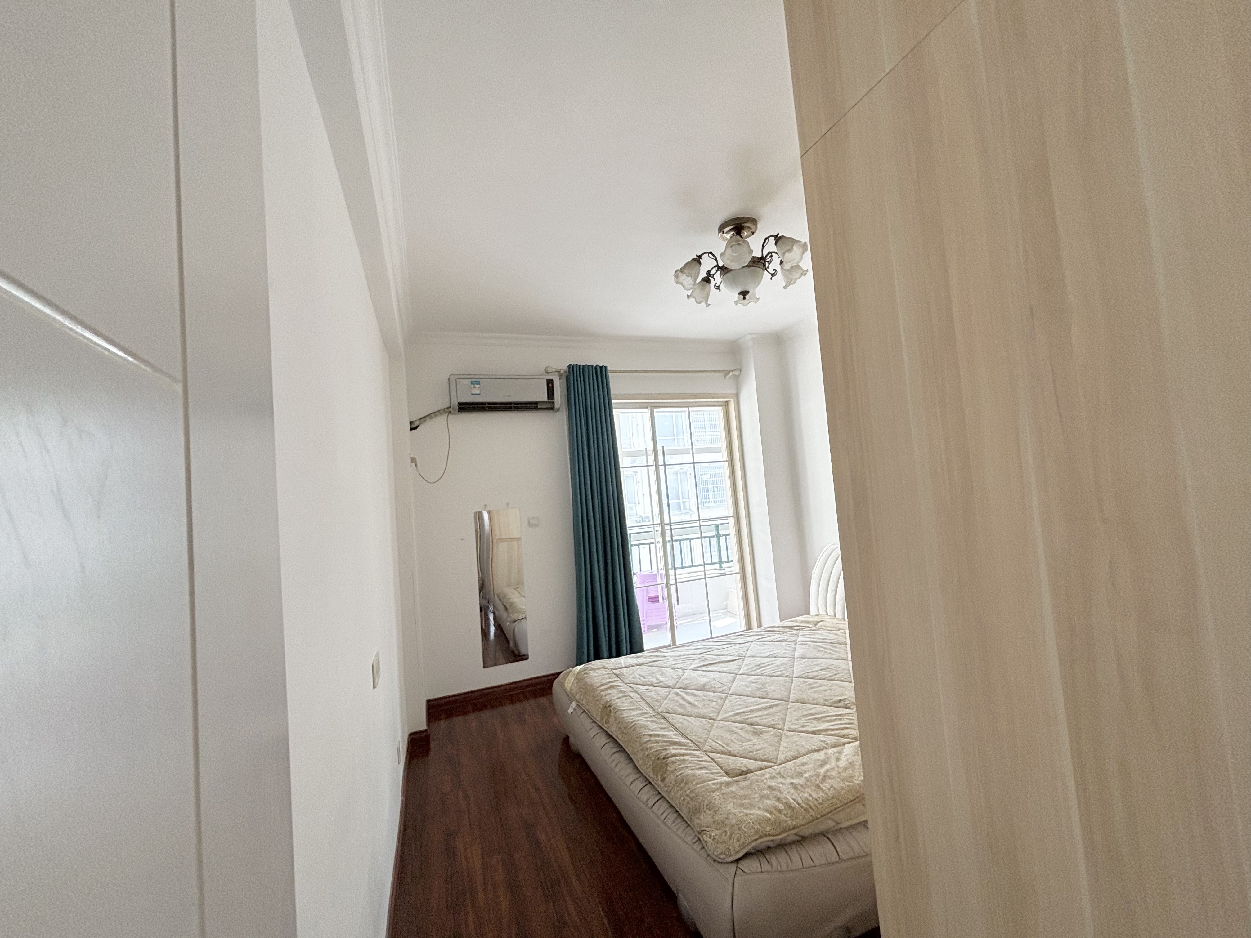 鸿泰国际  2室1厅1卫    1680.0元/月室内图