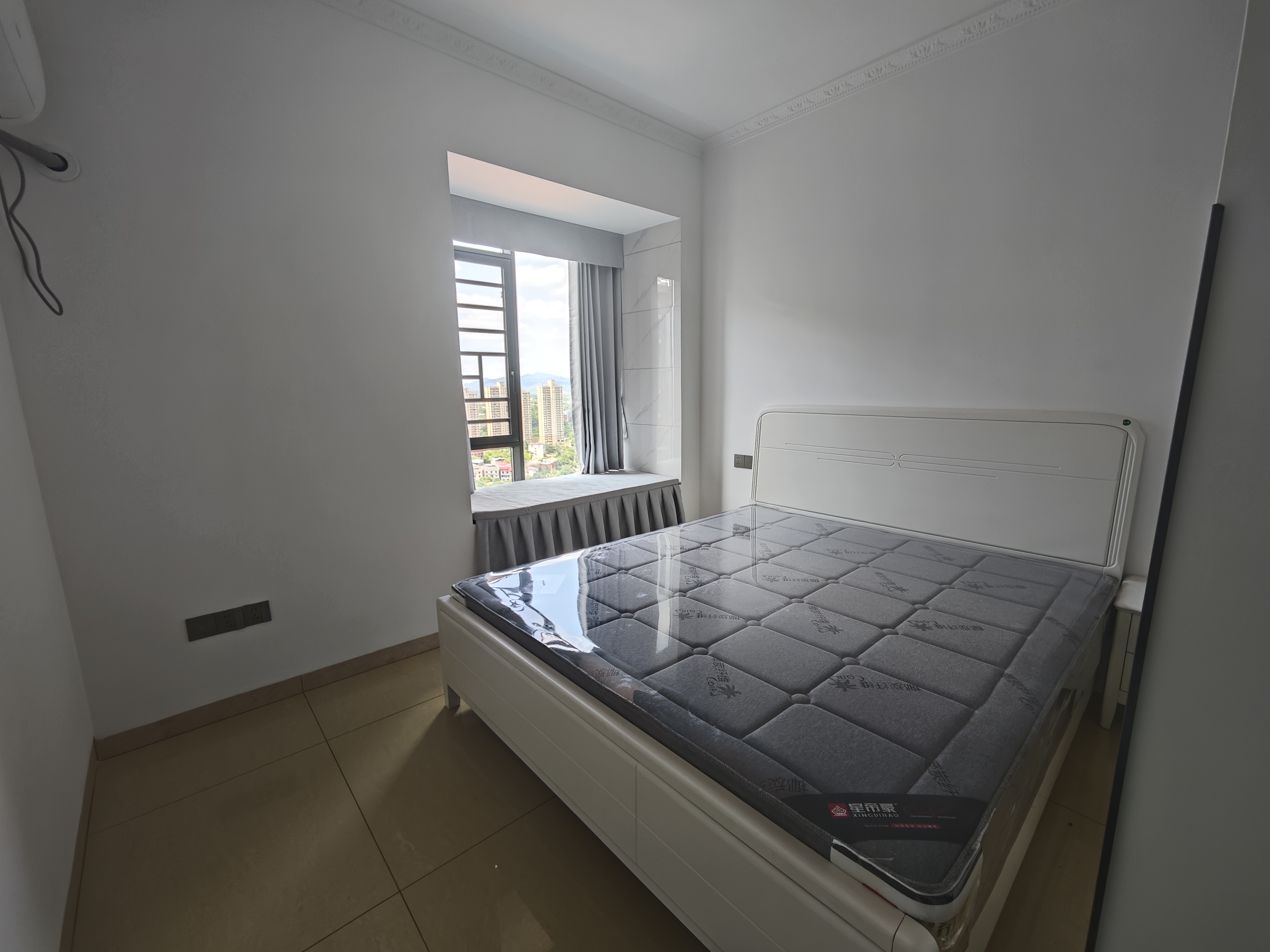 互助小区电梯房 2室2厅1卫 1700.0元/月 互助小区电梯房 2室2厅1卫 1700.0元/月室内图