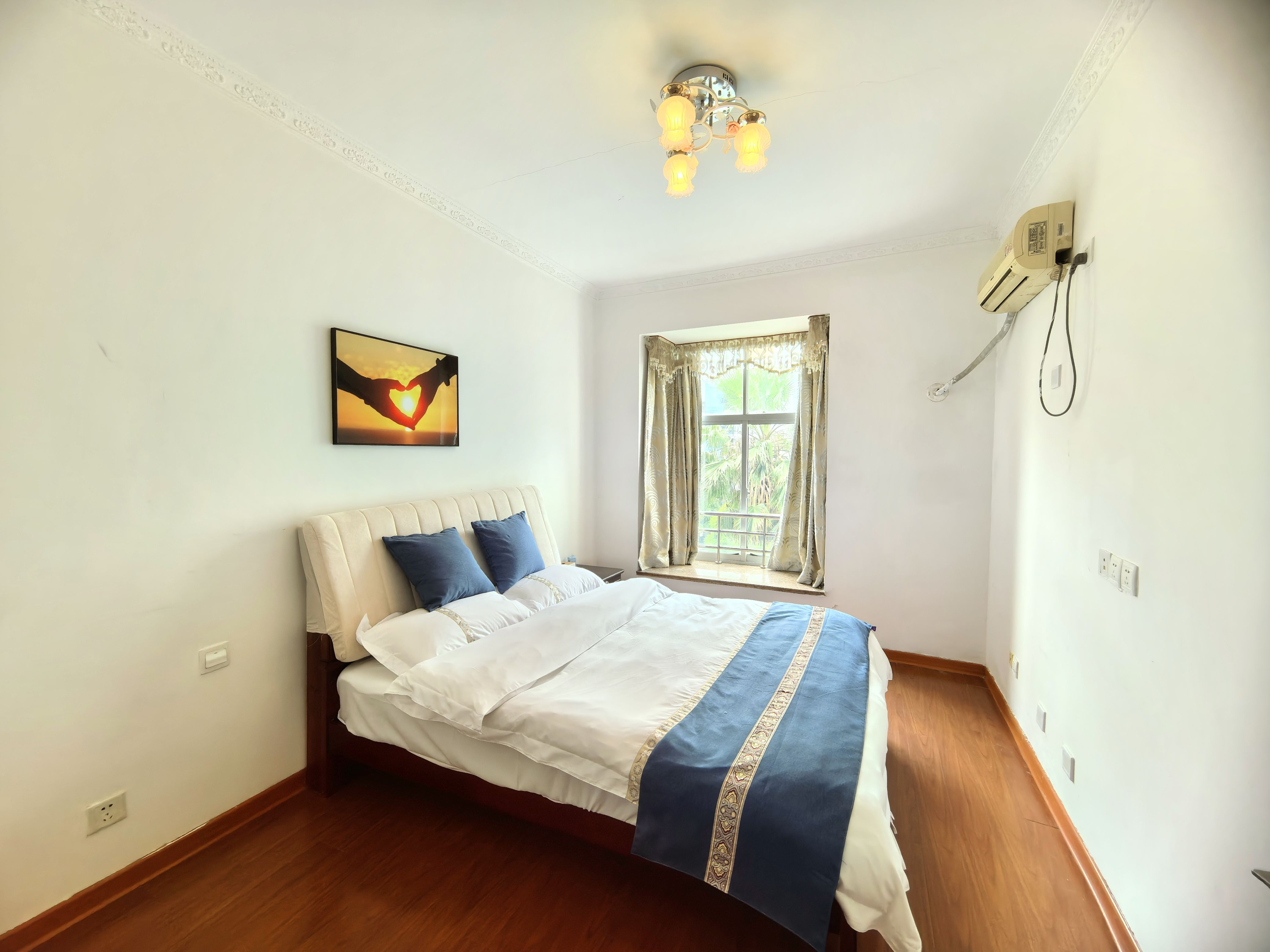 月亮湾一期  3室2厅2卫    1800.0元/月 月亮湾一期  3室2厅2卫    1800.0元/月室内图