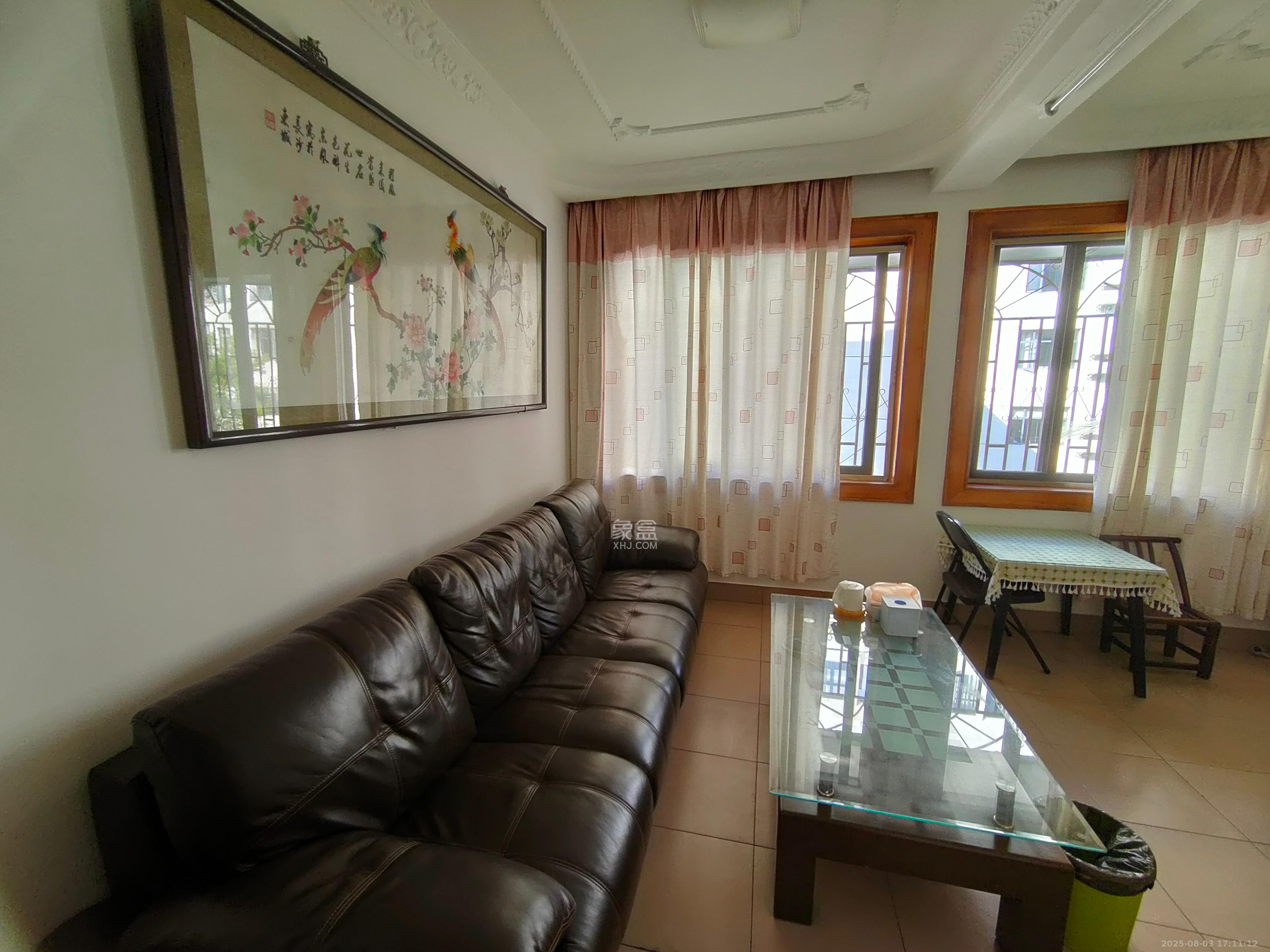 省工商局院内宿舍(江边工商局)  2室2厅1卫    2400.0元/月 省工商局院内宿舍(江边工商局)  2室2厅1卫    2400.0元/月