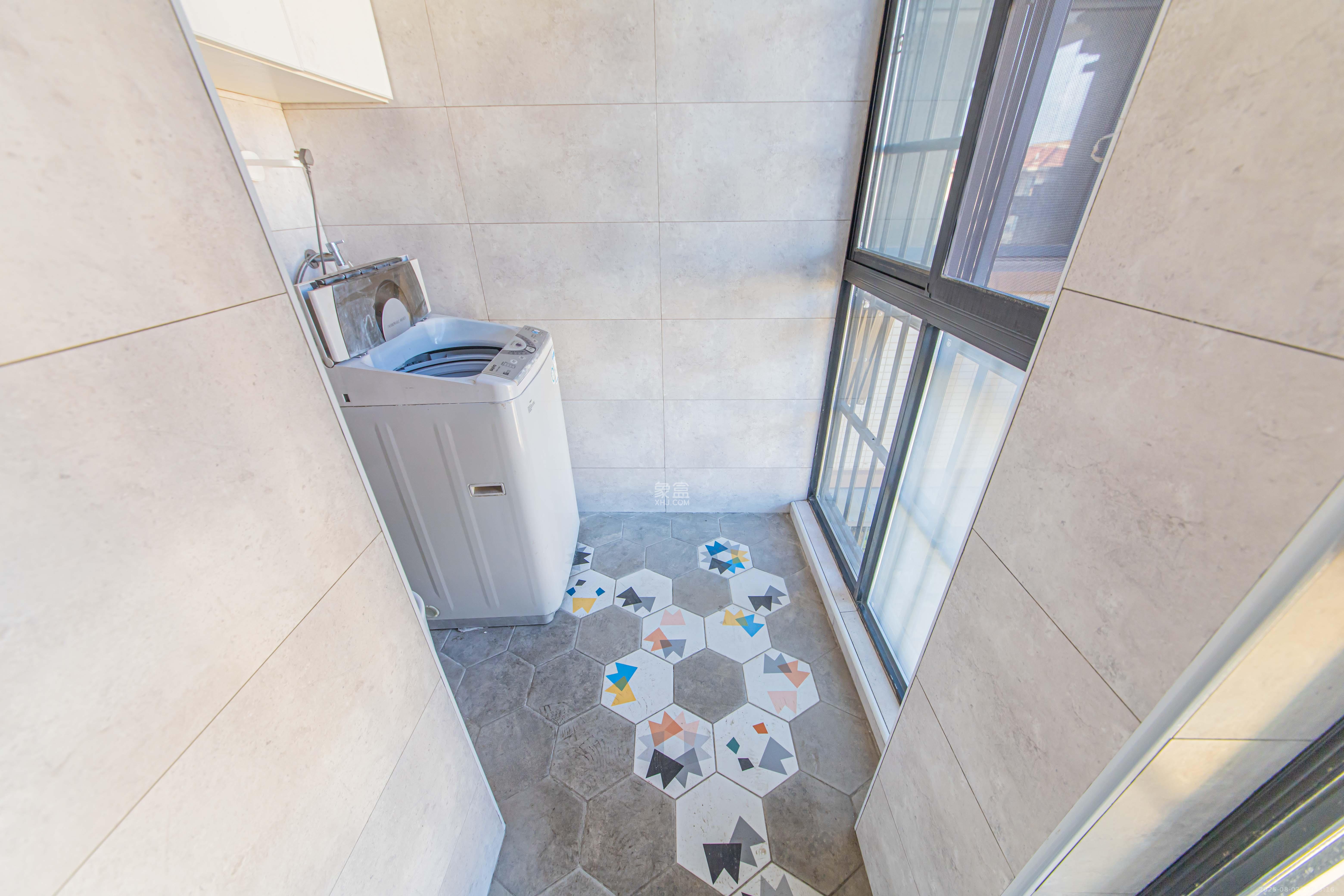 中建芙蓉嘉苑  4室2厅1卫    98.0万 中建芙蓉嘉苑  4室2厅1卫    98.0万阳台