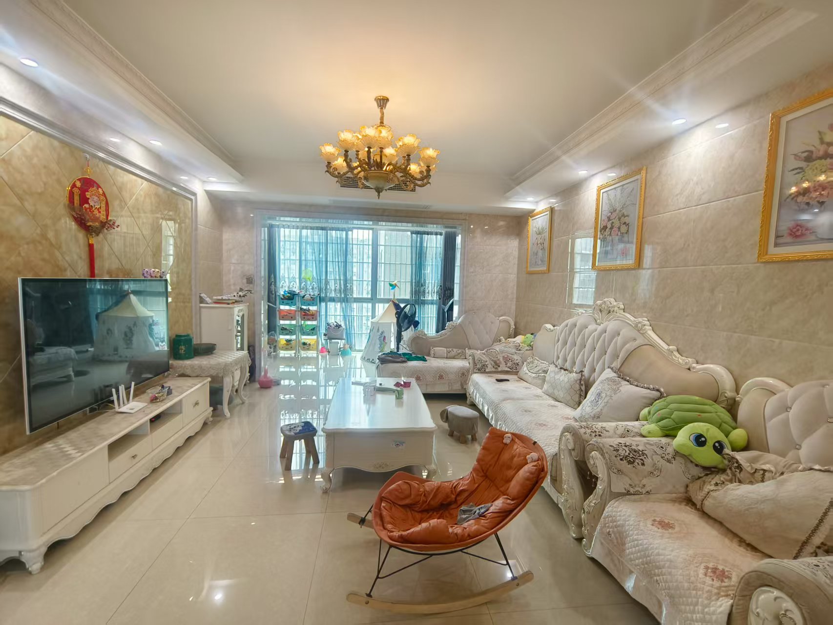 鹏利广场 3室2厅2卫 2480.0元/月 鹏利广场 3室2厅2卫 2480.0元/月室内图