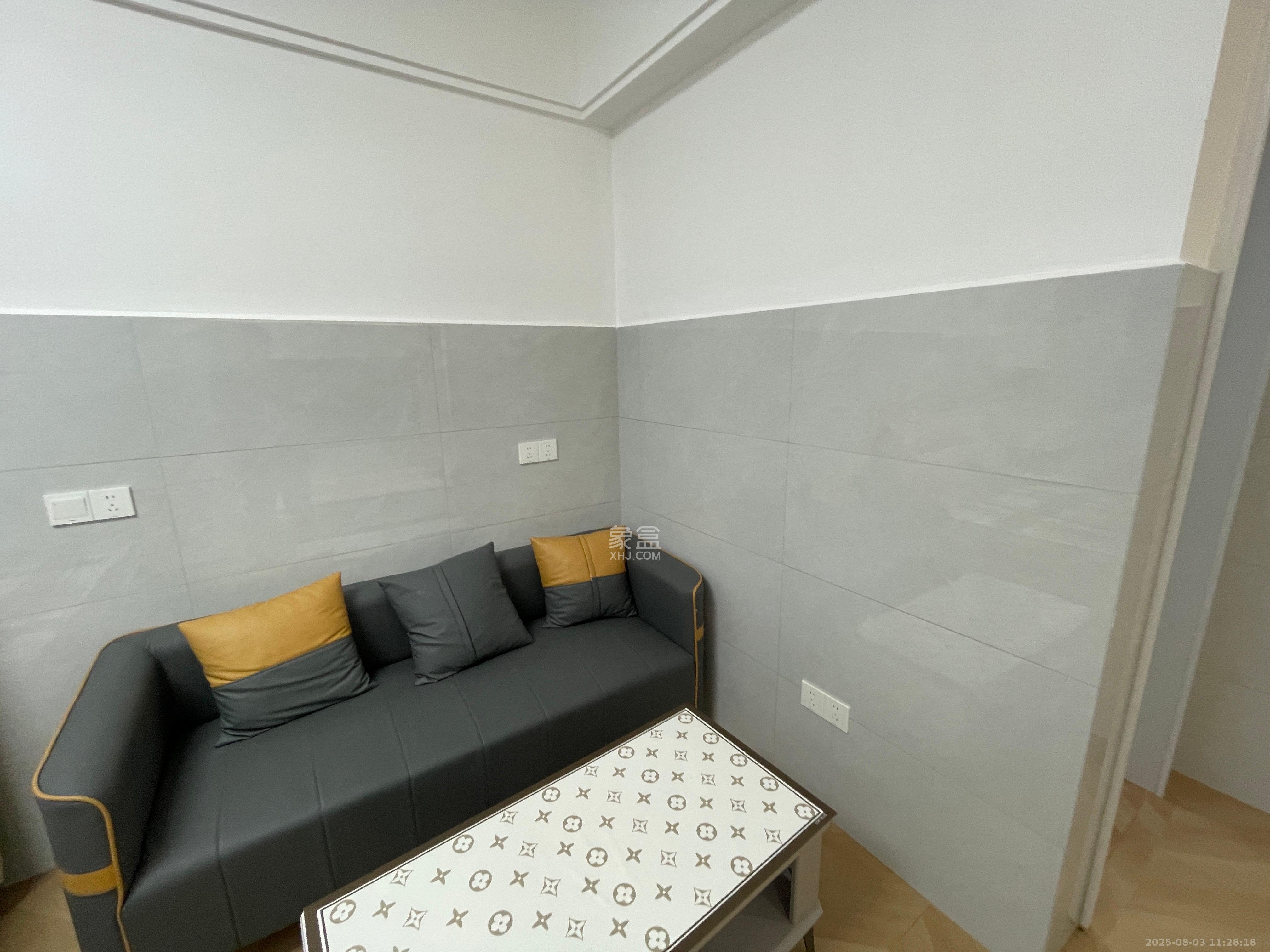 嘉雨兴园 1室0厅0卫 2100.0元/月 嘉雨兴园 1室0厅0卫 2100.0元/月室内图