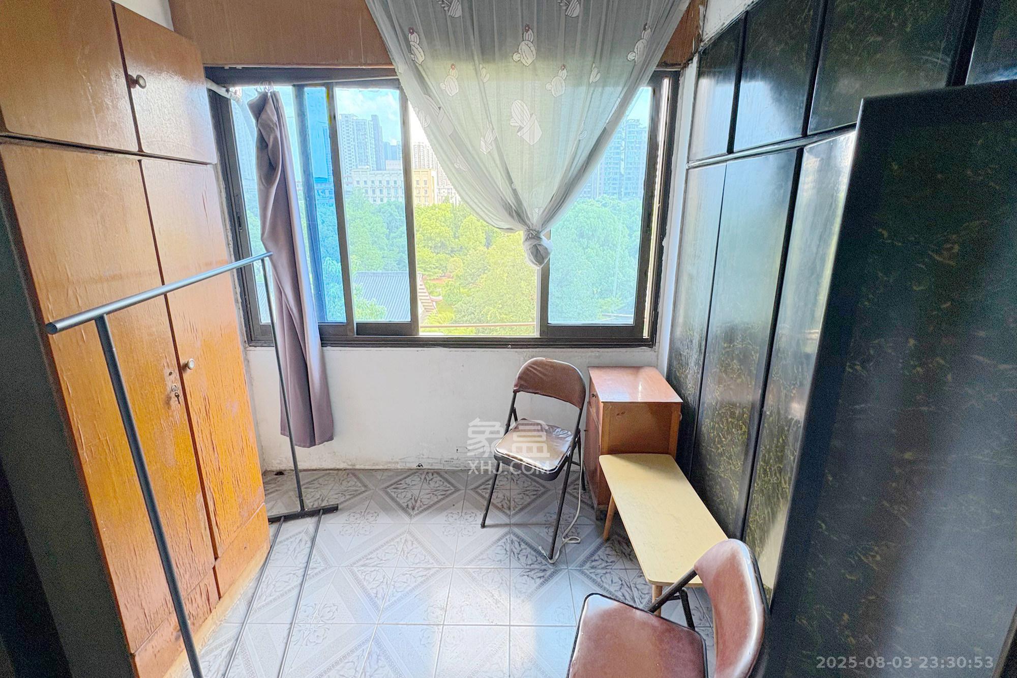 晓园宿舍(晓园路湘运小区)  2室1厅1卫    58.0万 晓园宿舍(晓园路湘运小区)  2室1厅1卫    58.0万阳台