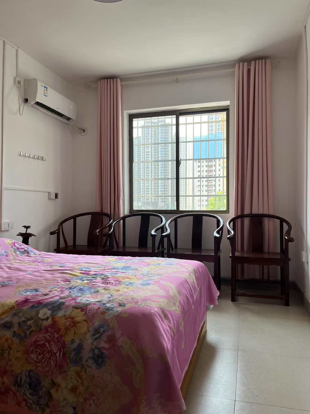 娄底人文师范学院家属楼  3室1厅1卫    35.0万客厅