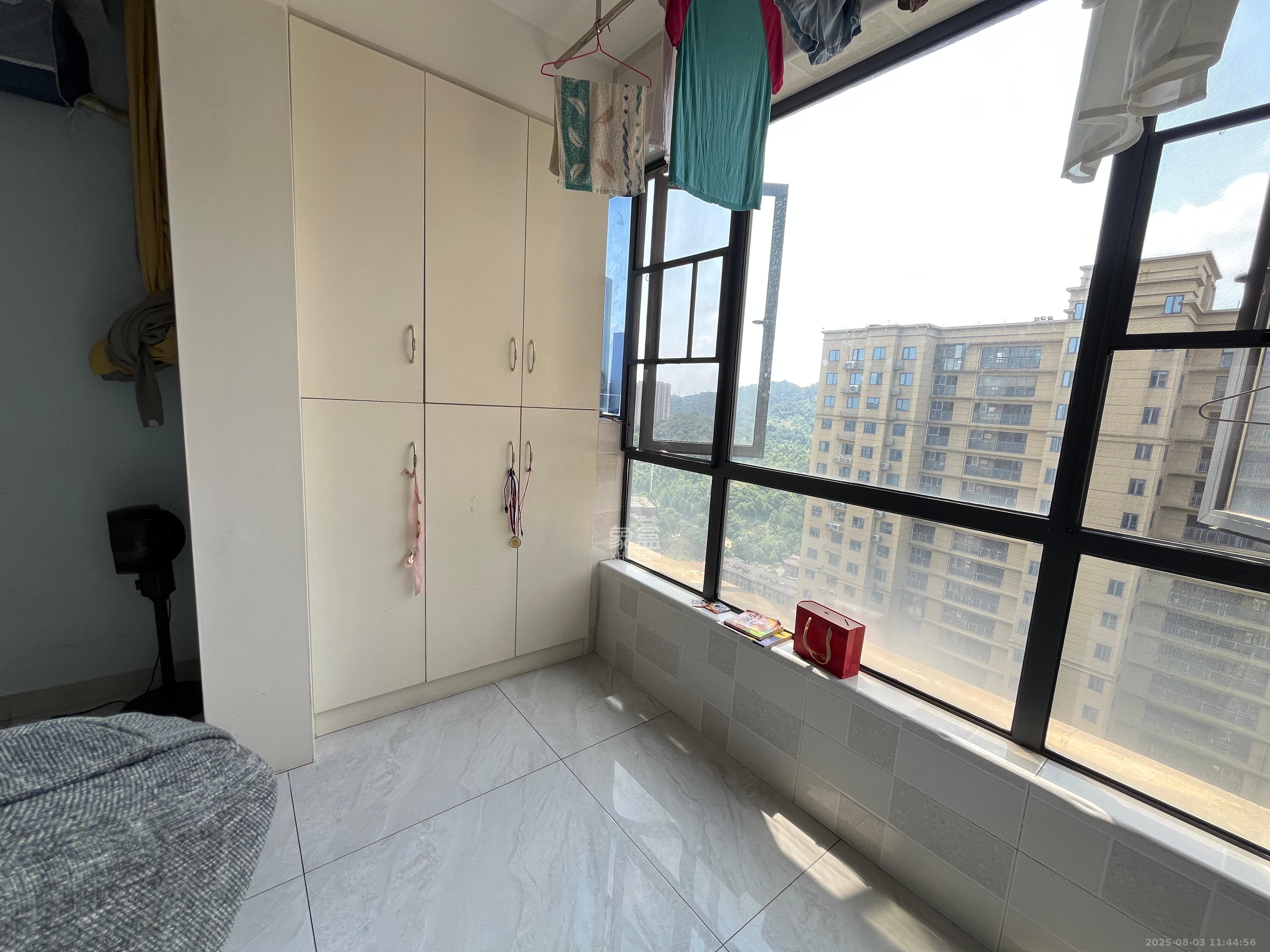 澳海月亮湾 3室2厅2卫 1700.0元/月 澳海月亮湾 3室2厅2卫 1700.0元/月室内图