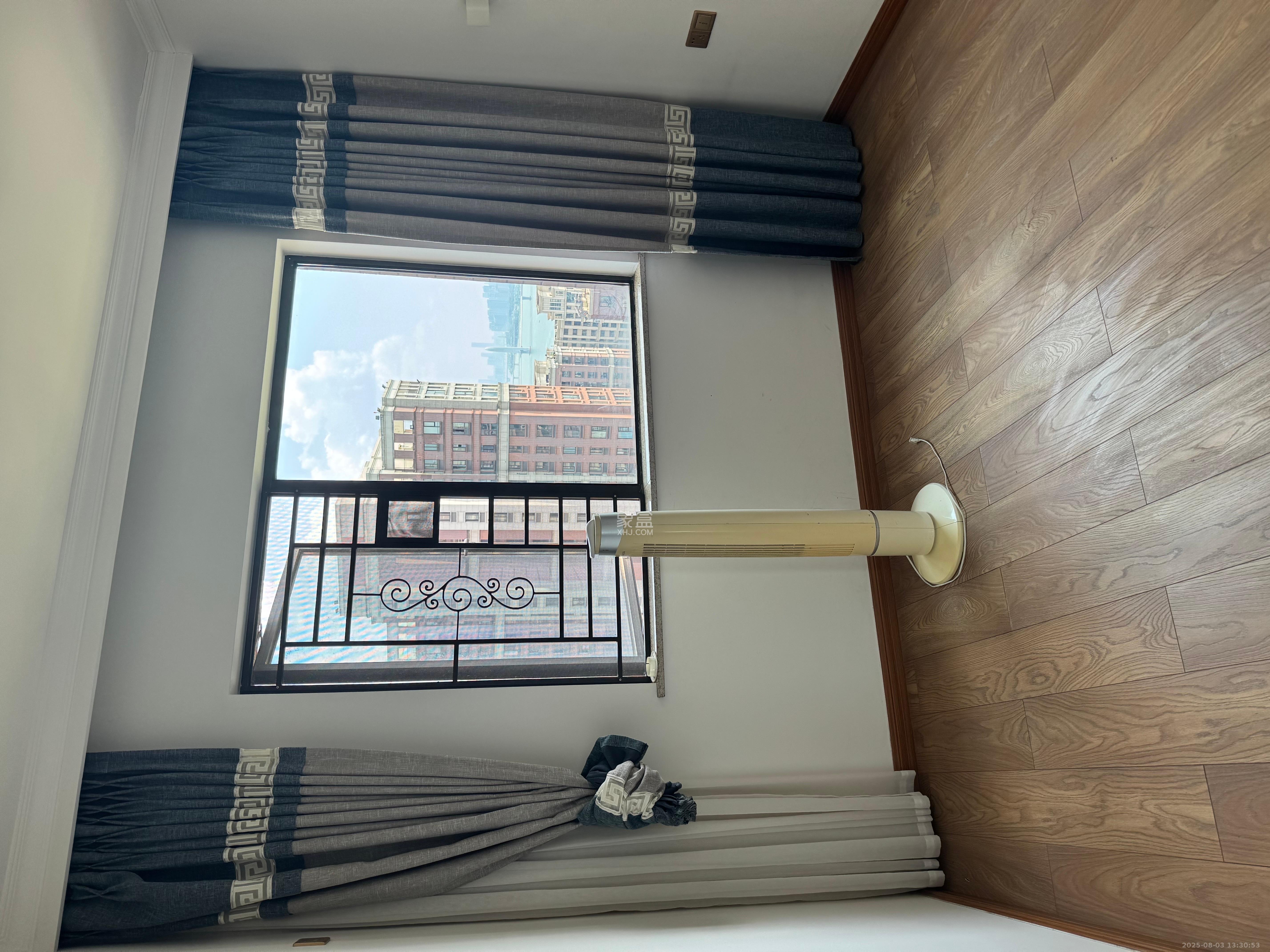 绿地海外滩一期 4室2厅2卫 2500.0元/月 绿地海外滩一期 4室2厅2卫 2500.0元/月室内图