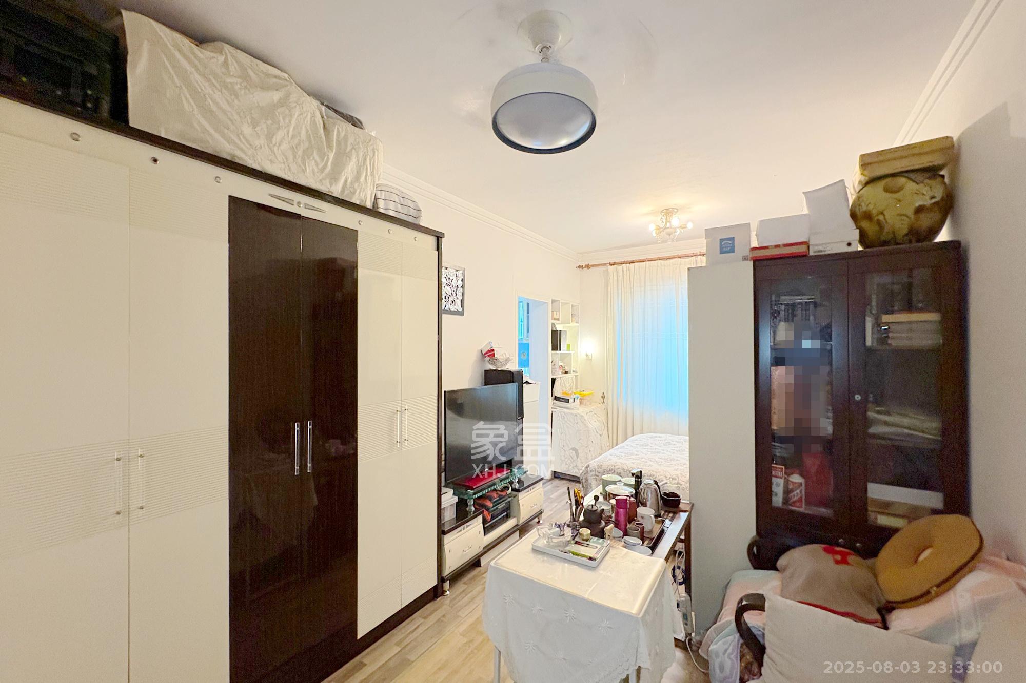 添景阁 1室1厅1卫 35.0万 添景阁 1室1厅1卫 35.0万客厅