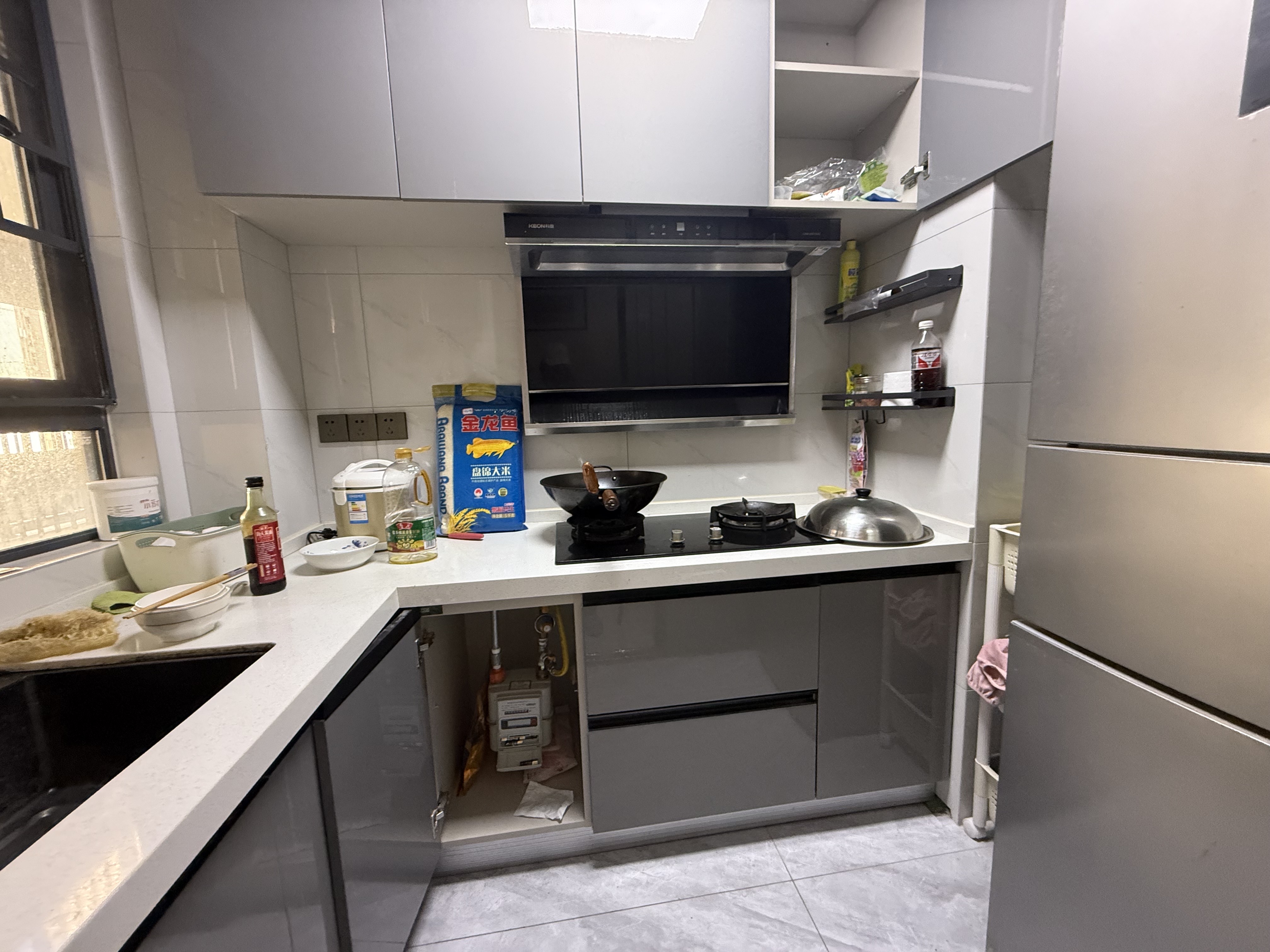 酃湖书院 3室2厅2卫 2500.0元/月 酃湖书院 3室2厅2卫 2500.0元/月室内图